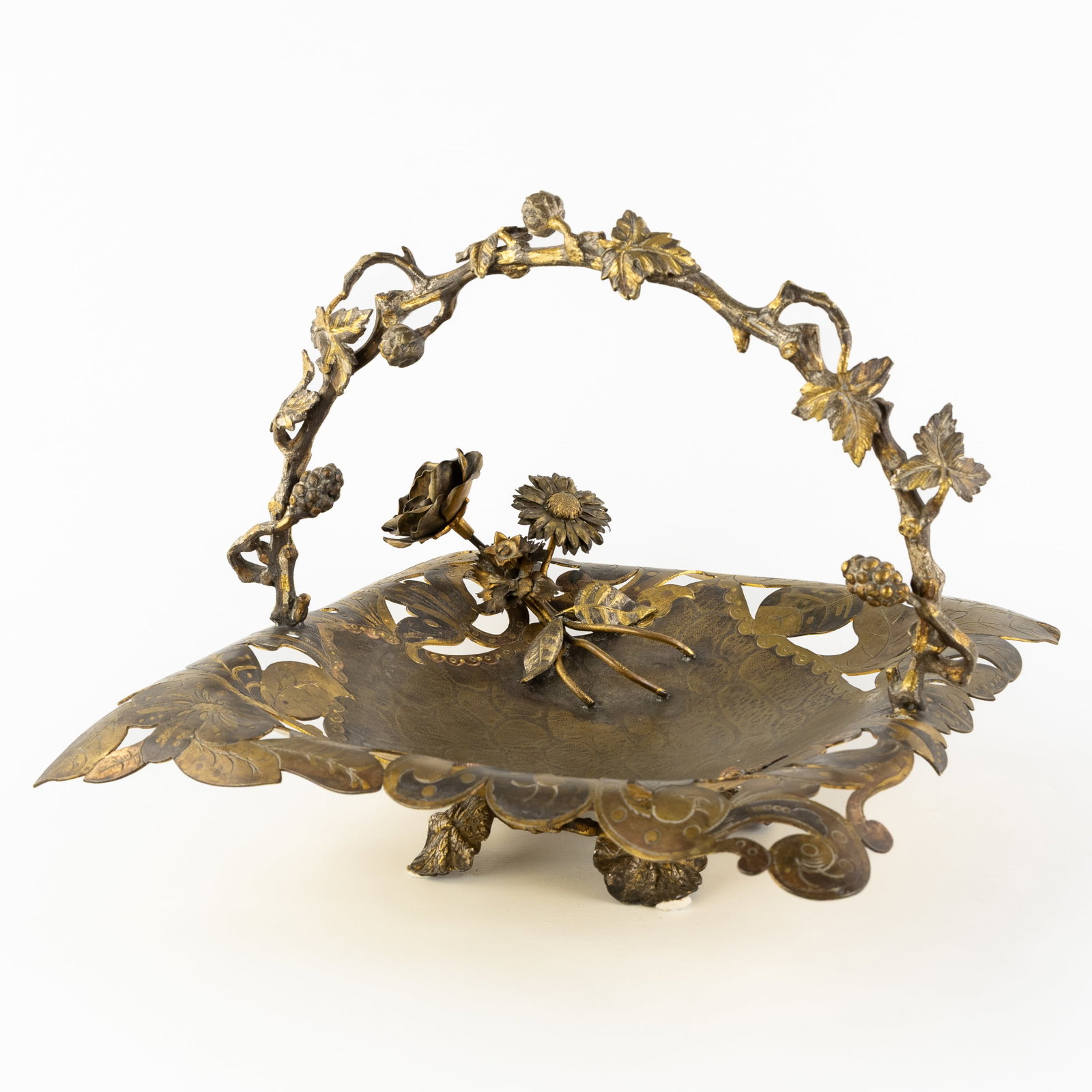 An Art Nouveau Centerpiece or Bowl, gilded bronze and brass, decorated with Flowers and a Bee. Art (1 of 10)