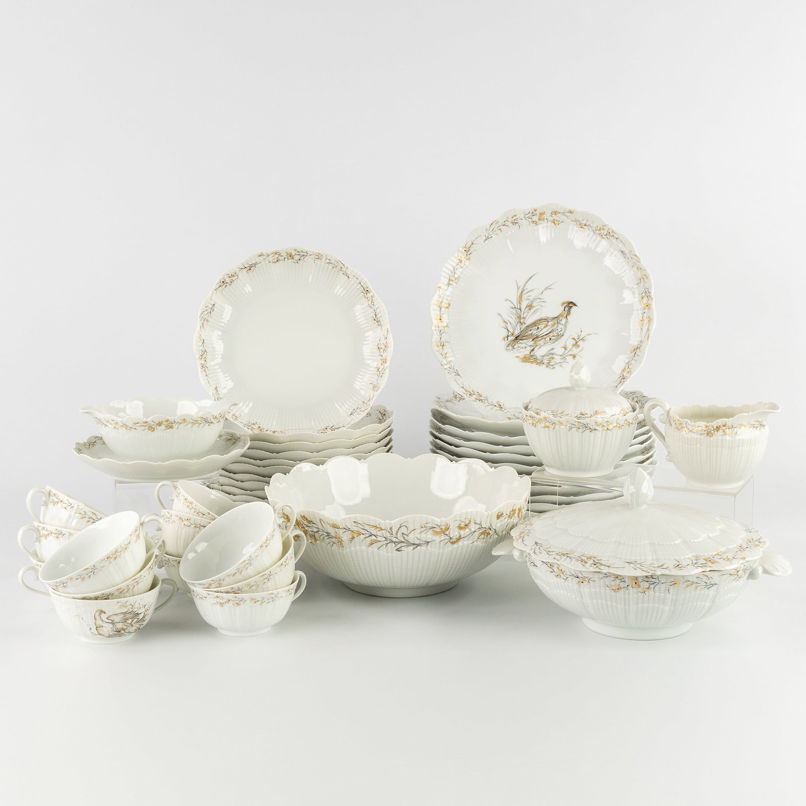 A.Giraud & Brousseau, Limoges, a 41-piece porcelain dinner service with Poultry decor. (1 of 20)