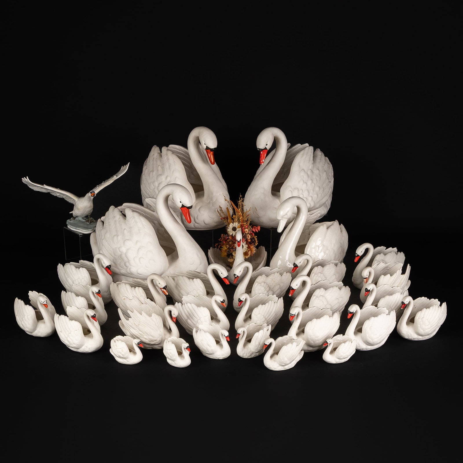 Goebel, a large collection of 30 Mute Swans, biscuit porcelain and porcelain. (1 of 12)