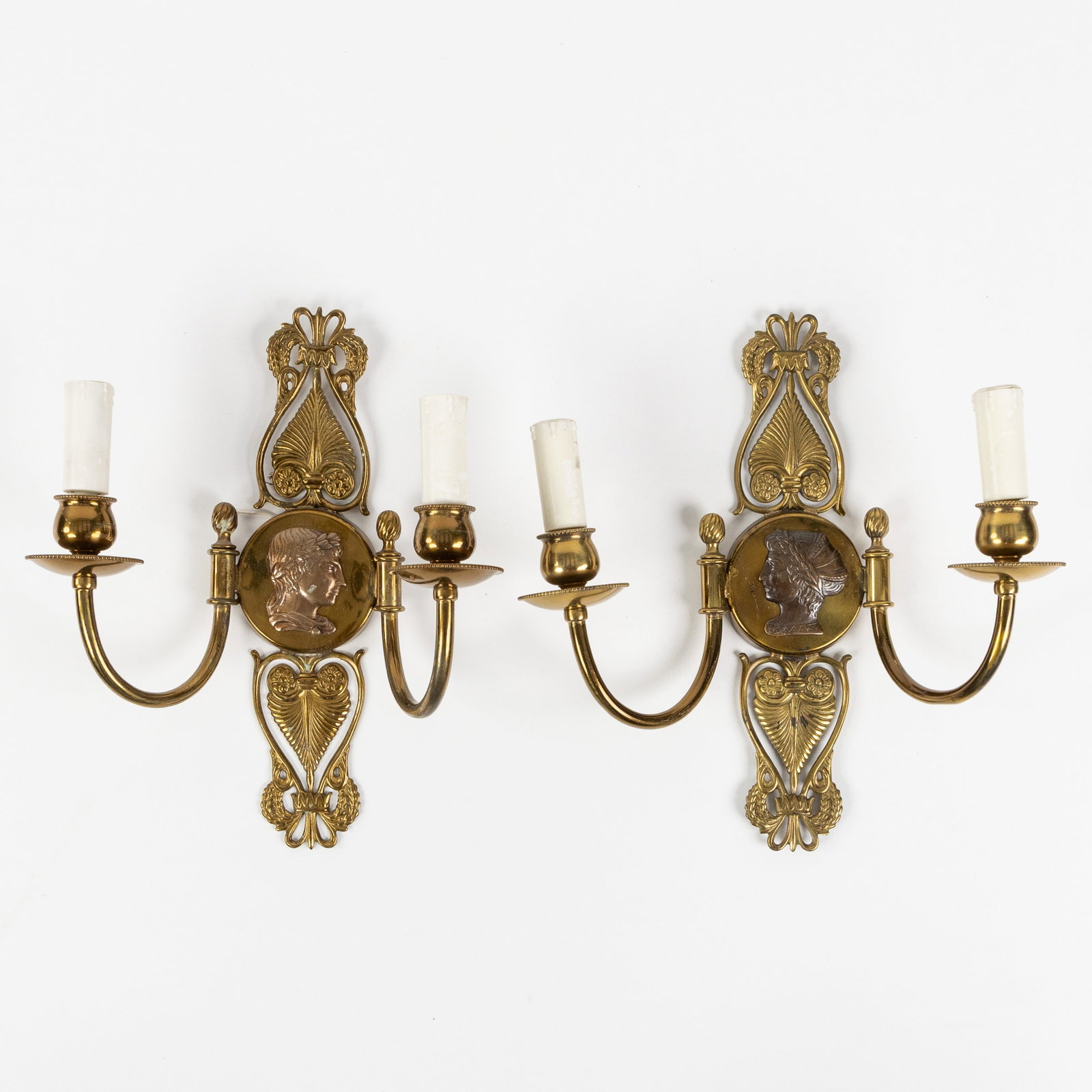 A Pair of Neoclassical Wall lamps or Appliques with portrait medallions, bronze and brass, 20th C. (1 of 4)