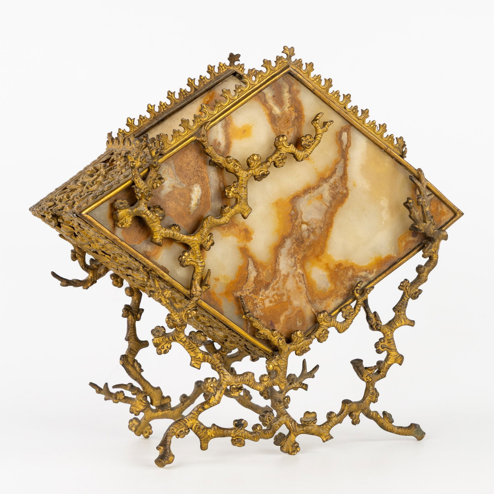 A Vase or jardinière, gilded bronze and onyx, Japonism, in the style of L'Escalier de Cristal,: A Vase or jardinière, gilded bronze and onyx, Japonism, in the style of L'Escalier de Cristal, France, 19th century. Gilded bronze and onyx marble.Vase or jardinière in Japanese style with blossom b