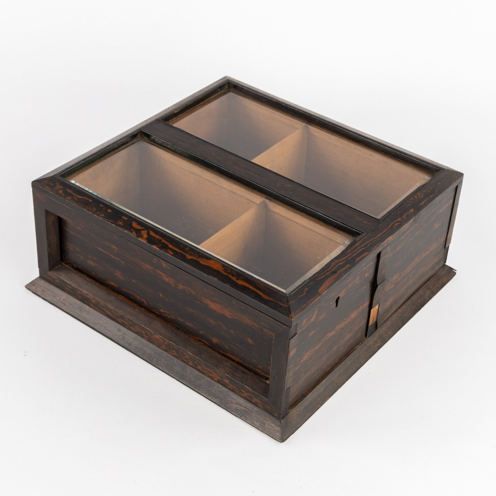 Gustave Keller Paris, a high-quality jewelry box, Coromandel and glass, France, Second half of the (1 of 8)
