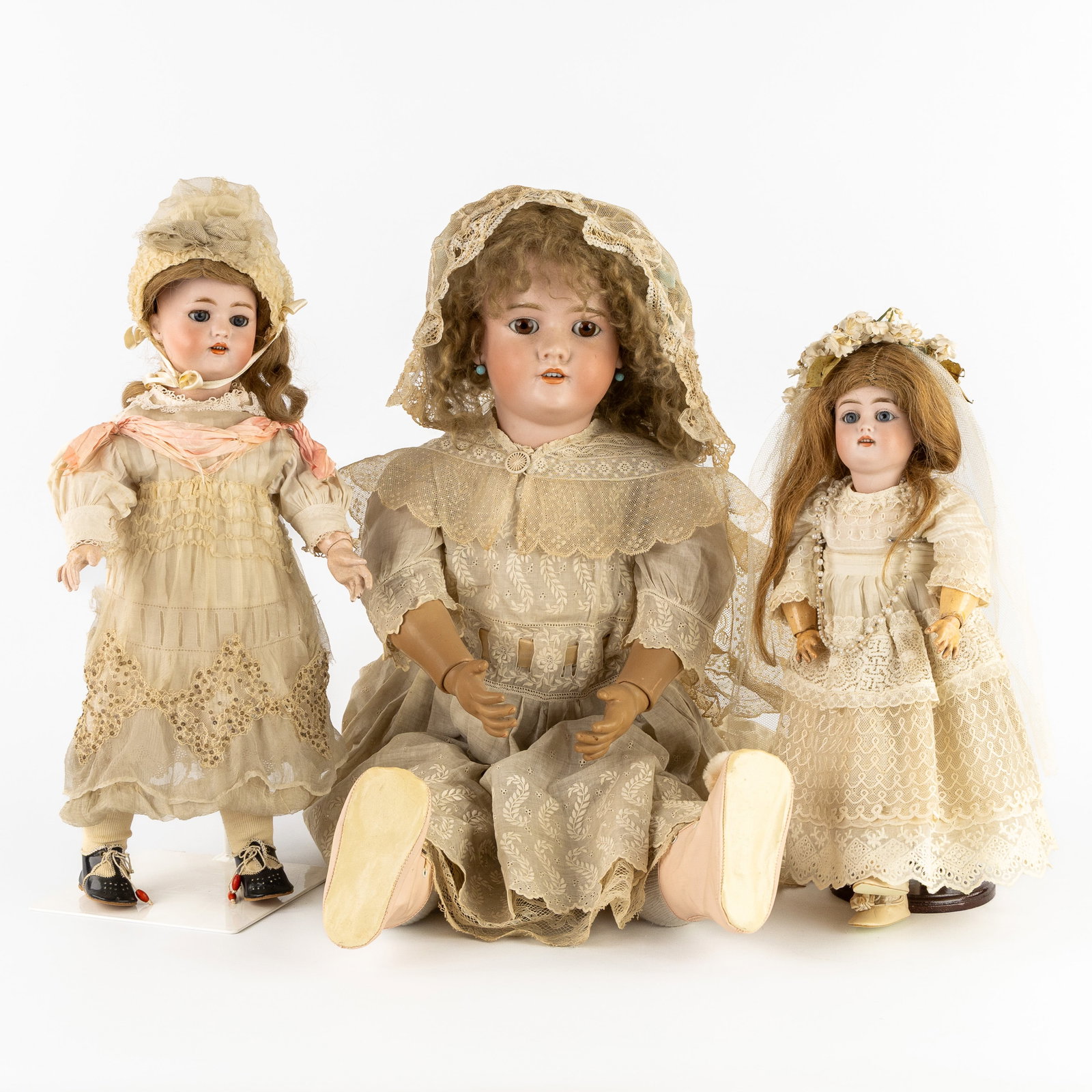 Heinrich Handwerck/Simon & Halbig and J.D. Kestner, three girl dolls, Biscuit porcelain, Germany, (1 of 12)