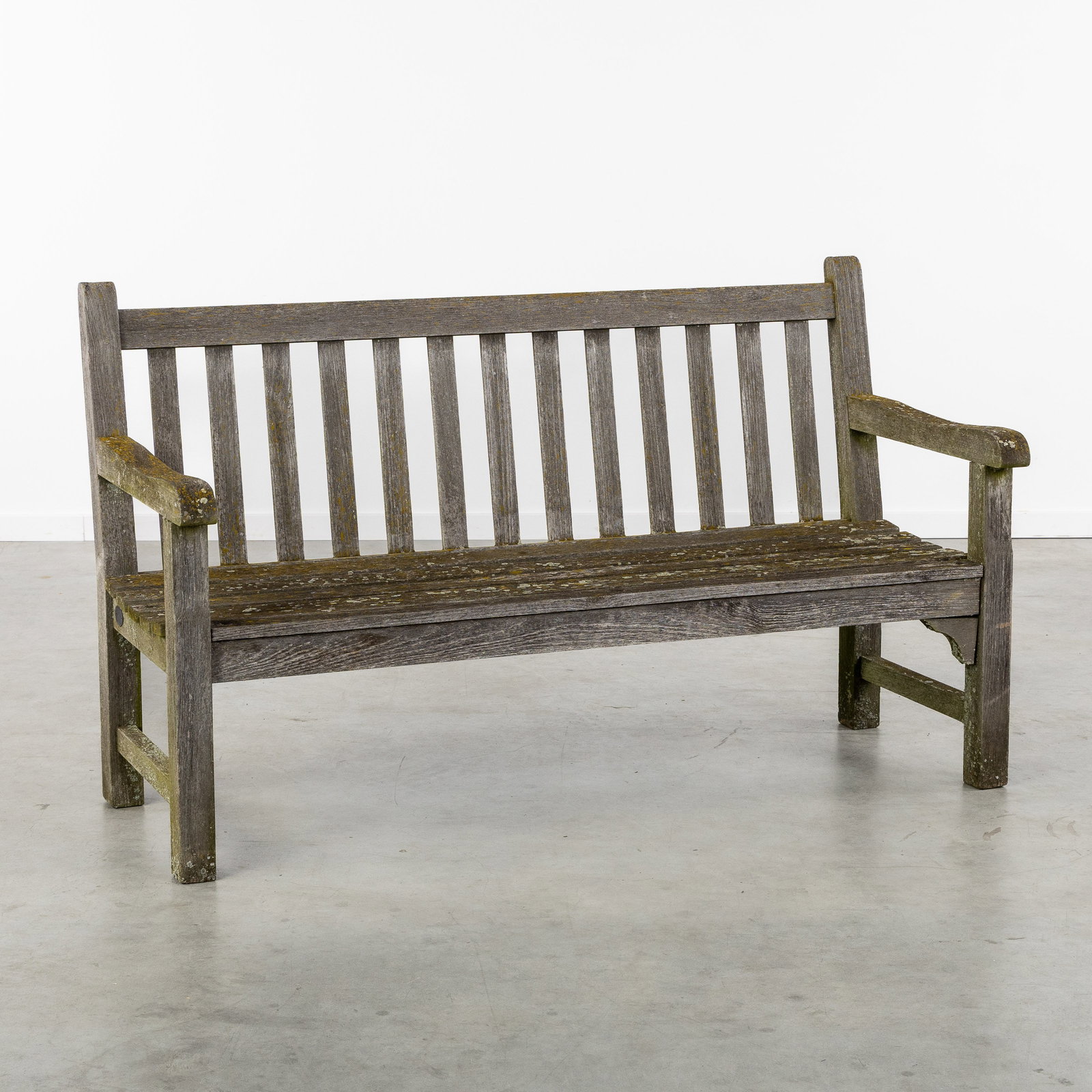 A Teak garden bench or park bench, English style, 20th C. (1 of 9)