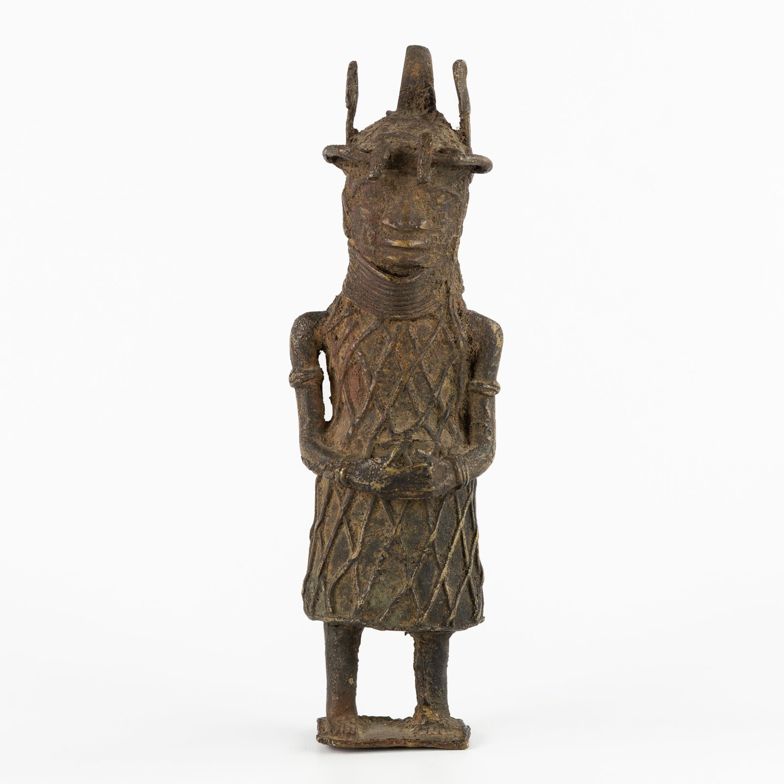 Sculptuur van een 'Oba-krijger', gepatineerd brons. Benin. (1 of 8)