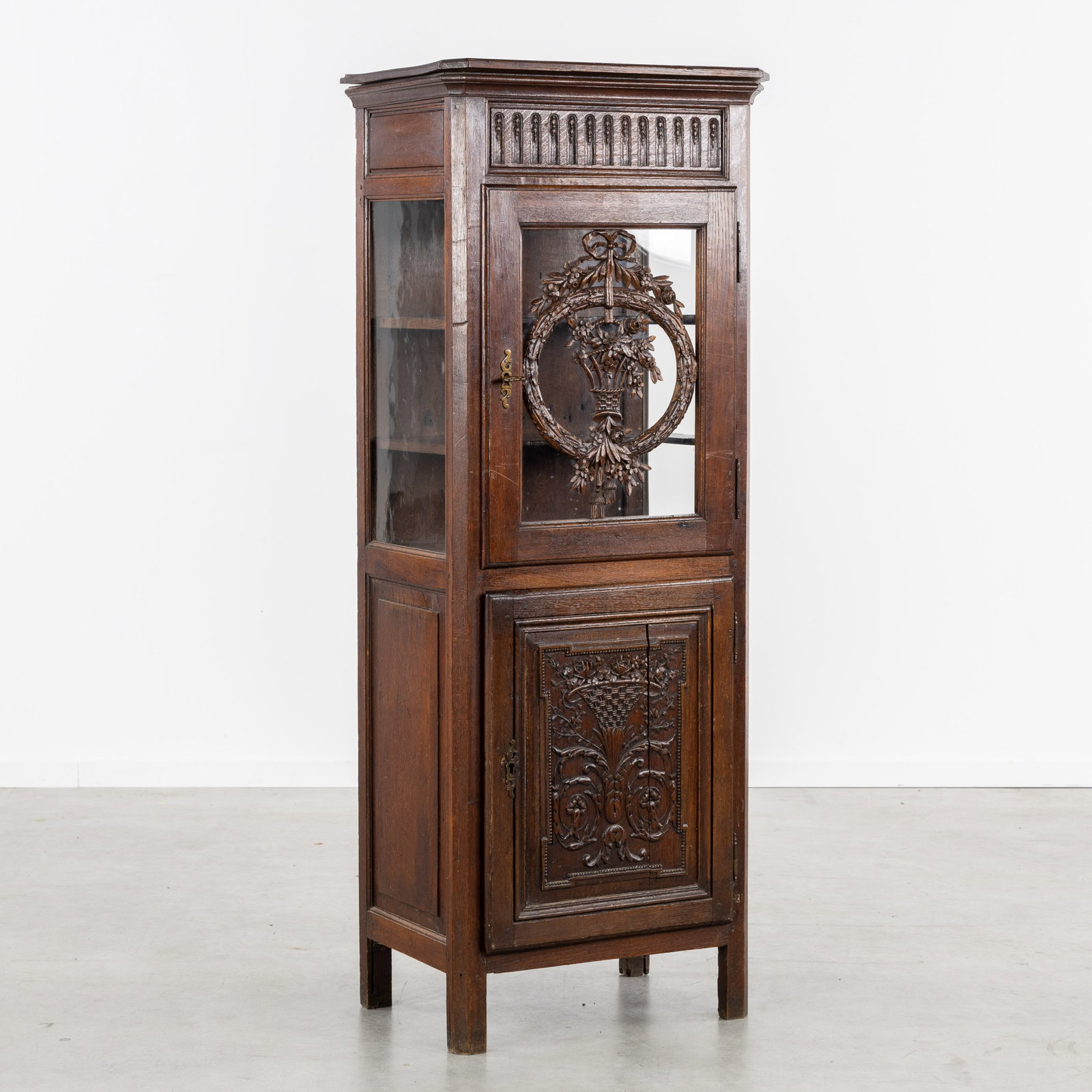 A Wood-sculptured display cabinet, Louis XVI style, 19th C. (1 of 9)