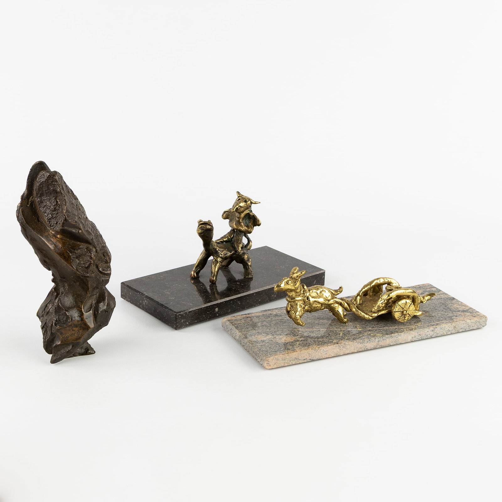 Johan Parmentier (XX) 'Sculpture', patinated bronze. Added are 2 bronze figurines on marble bases. (1 of 15)