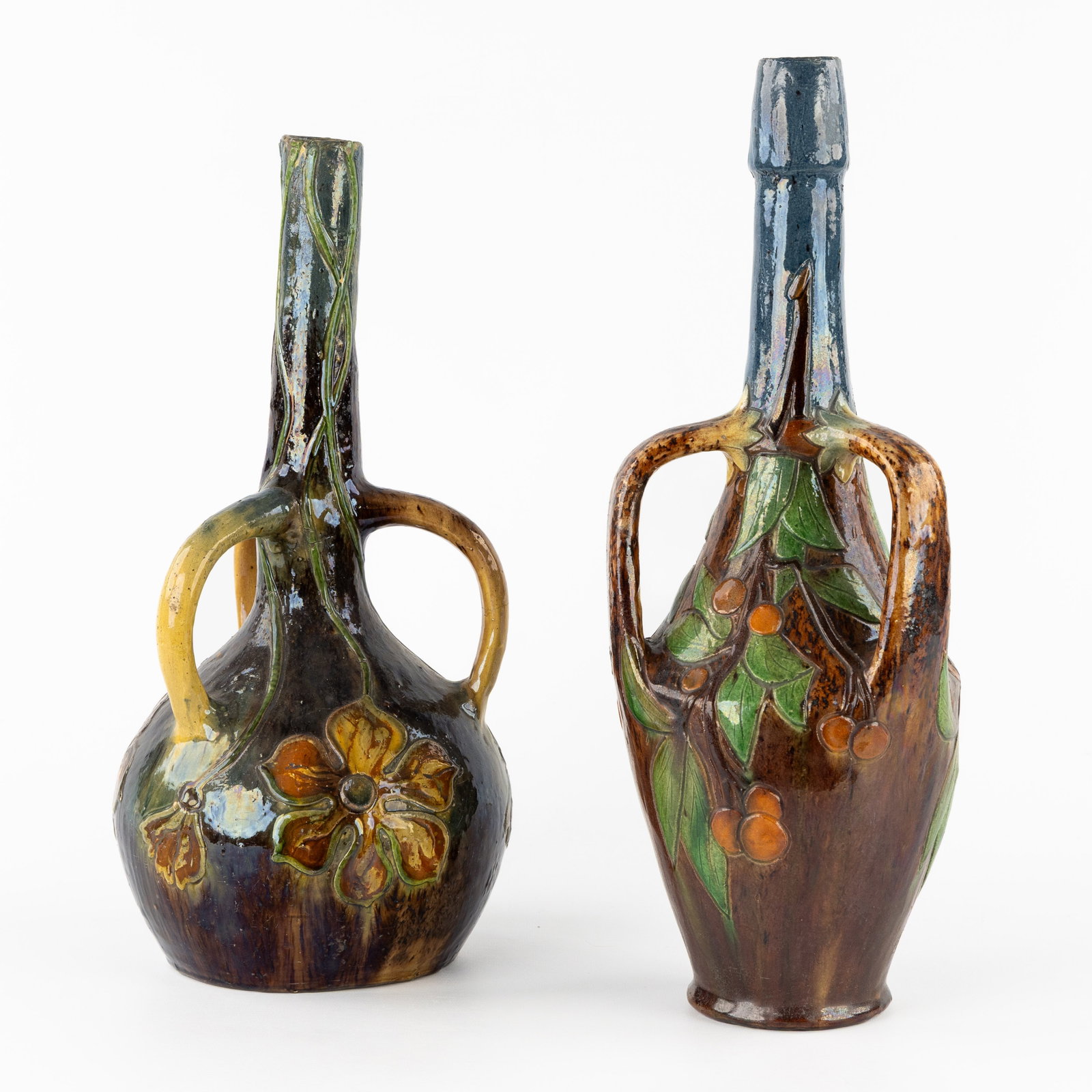Leo Maes Vereenooghe (XIX-XX) Two vases, floral decors, Flemish Earthenware, Art Nouveau. Torhout. (1 of 9)