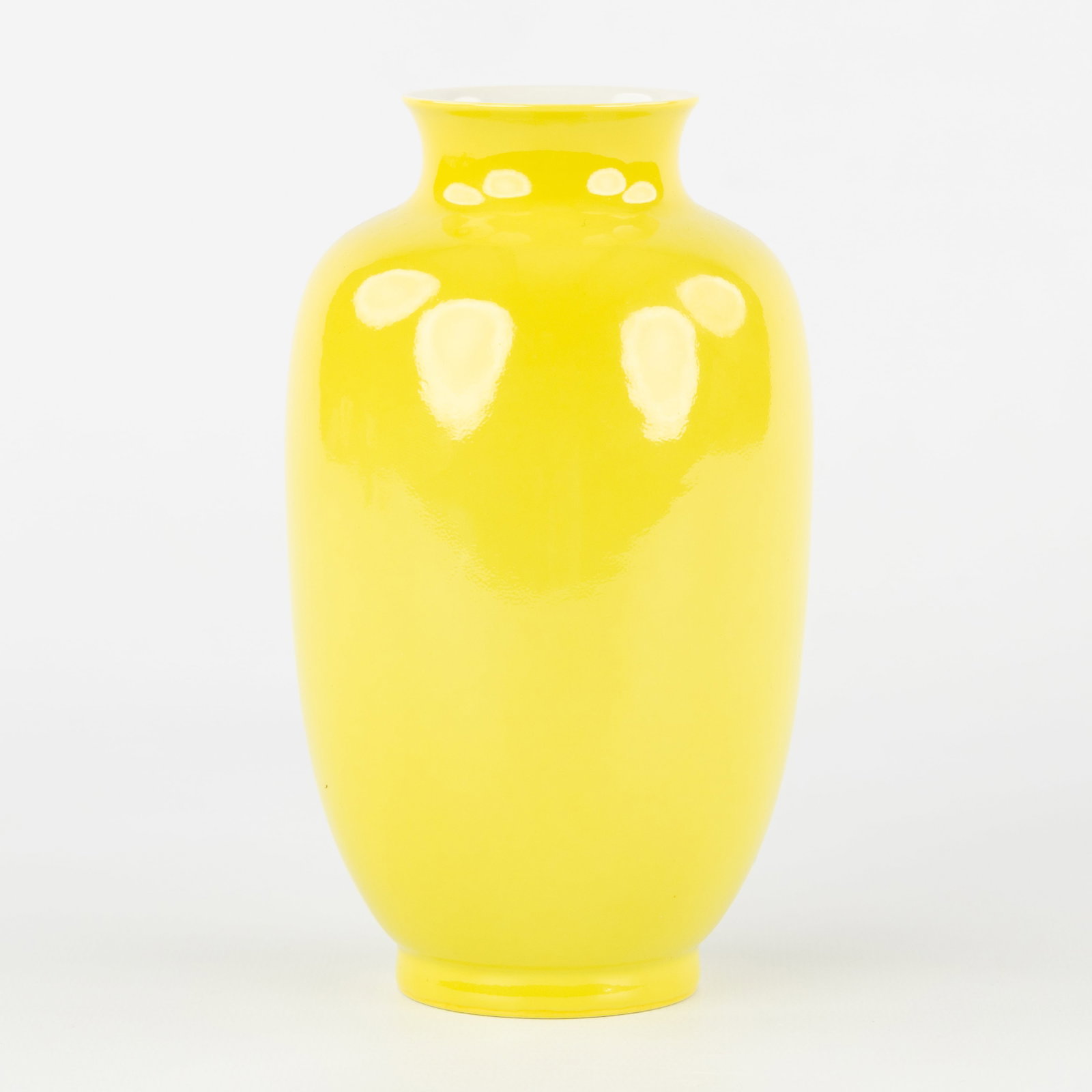 A Chinese vase with lemon-yellow glaze, 20th century. (1 of 5)