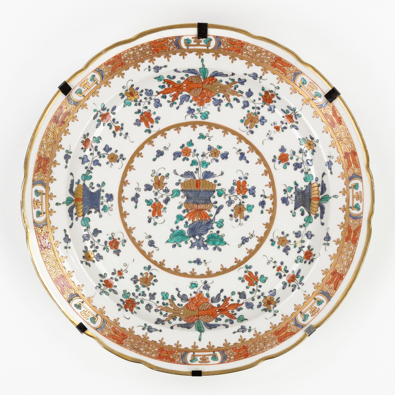 A Large Chinese Imari plate, florally decorated, 18th/19th C. (1 of 4)