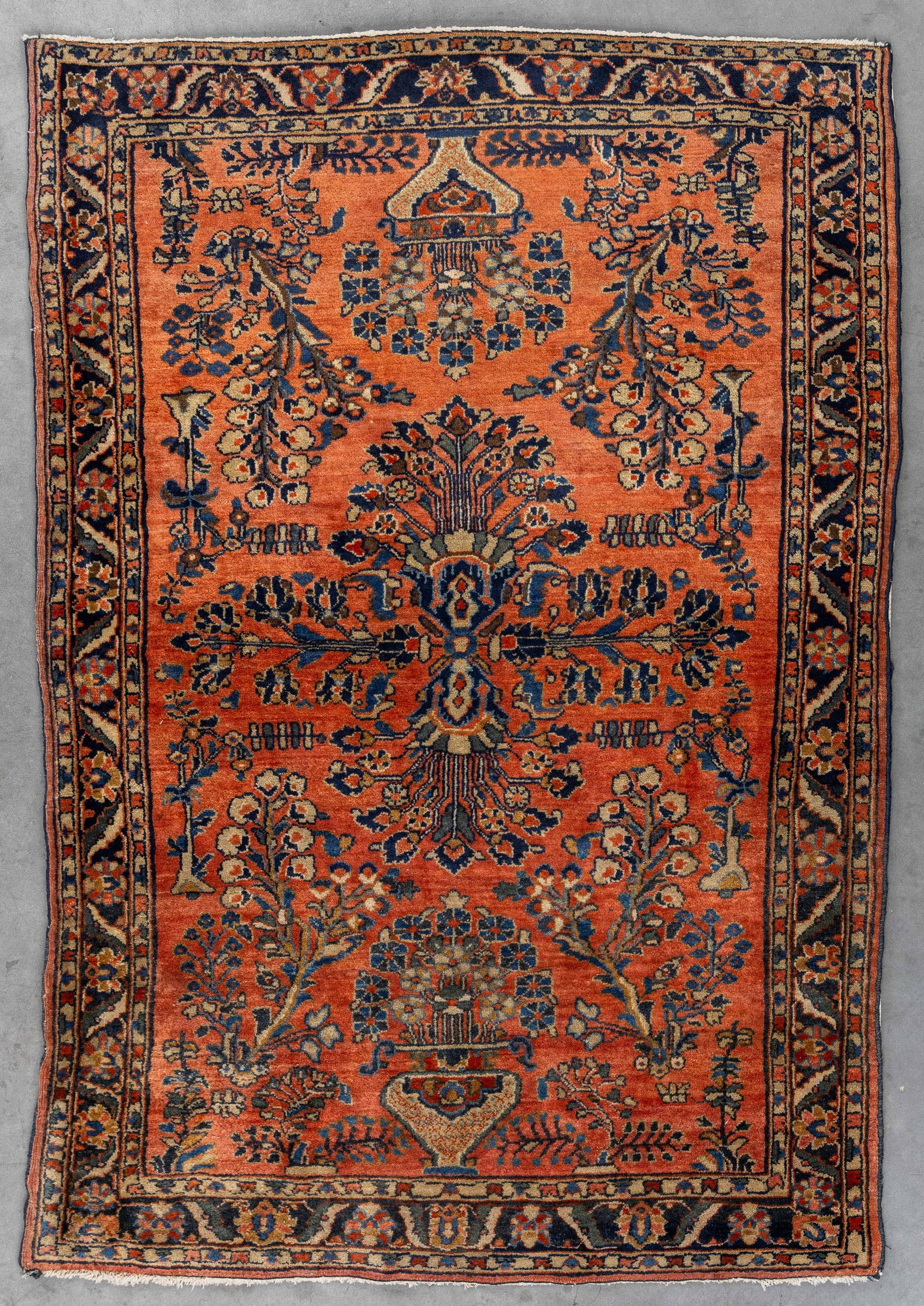 An Oriental hand-made carpet, Sarouk, Iran (152 x 102 cm). (1 of 6)