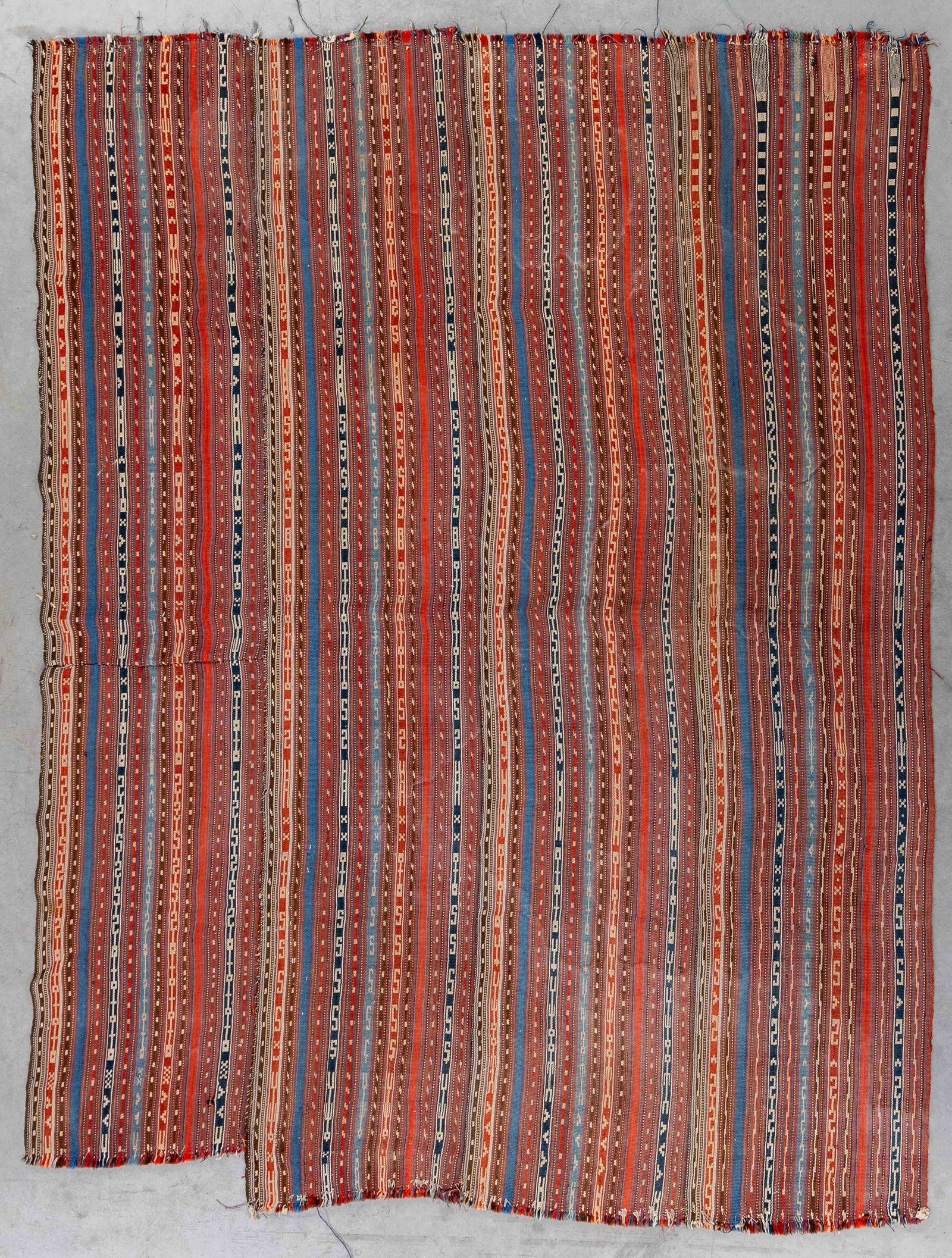 An Oriental handmade kilim, Balochistan (202 x 151 cm). (1 of 8)