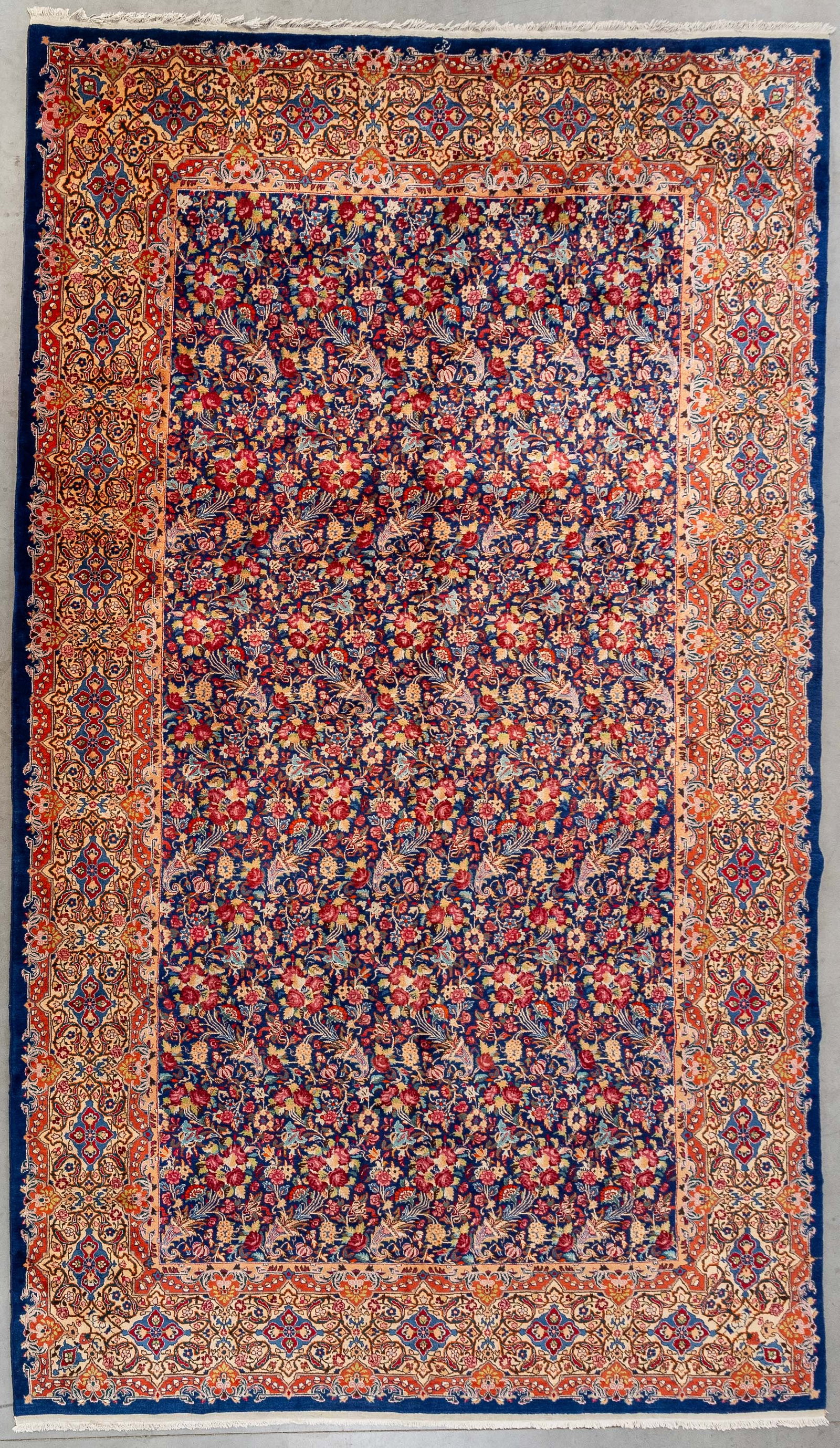 A Large Oriental handmade carpet, Bakhtiari, Iran (496 x 296 cm). (1 of 6)