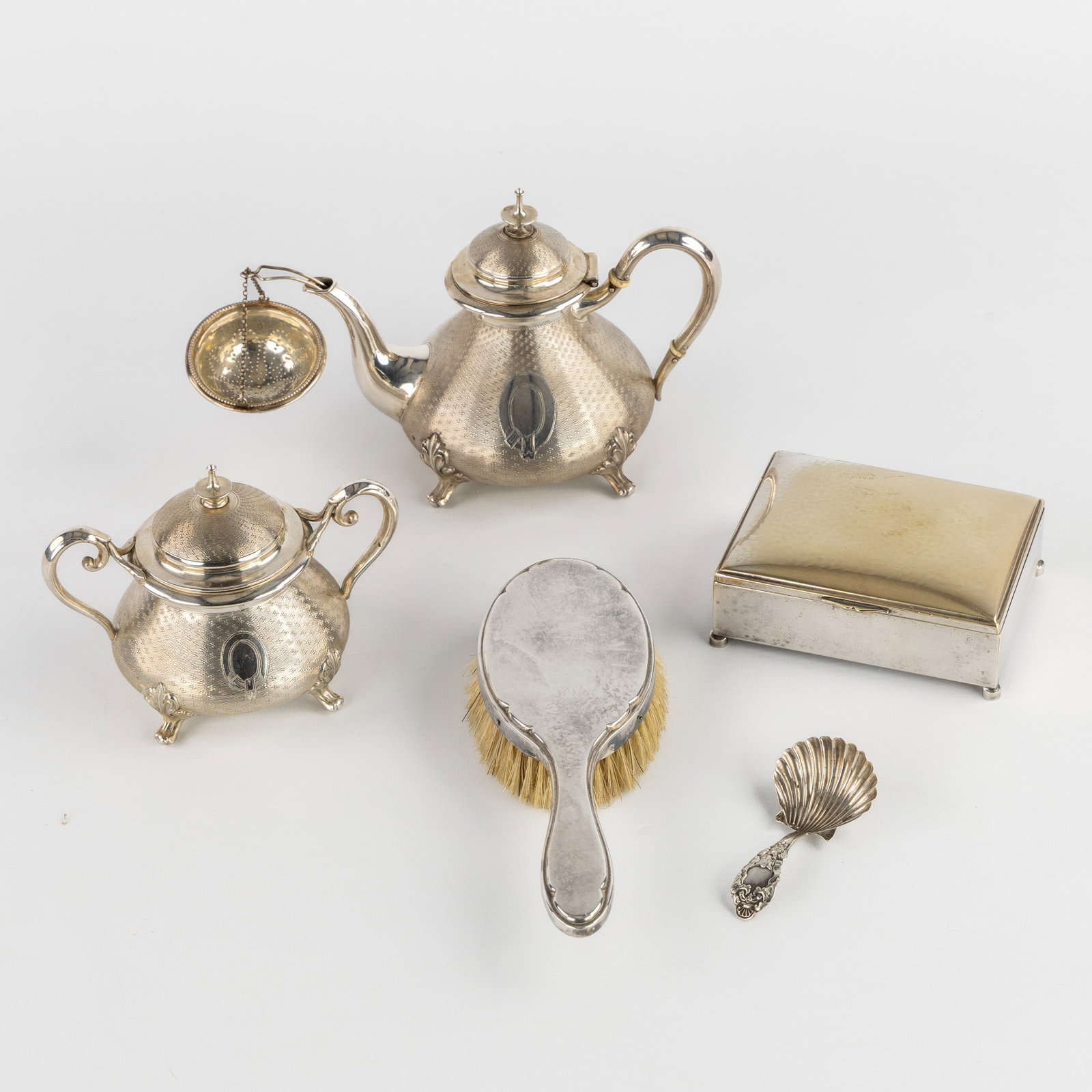 Six silver and silver-plated accessories, Belgium, France, and Germany, 19th and 20th C. Silver, 536 (1 of 5)