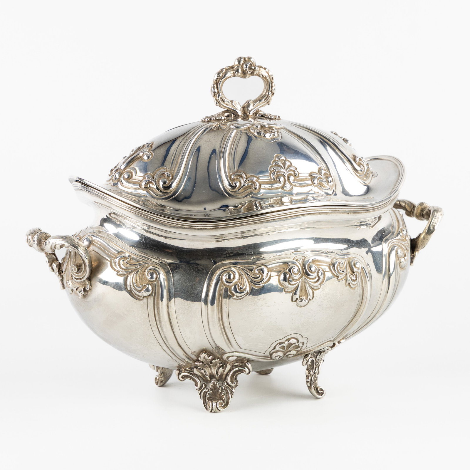 Fratelli Cacchione, a silver soup tureen or covered bowl, Milan, second half of the 20th C.. Silver, (1 of 10)