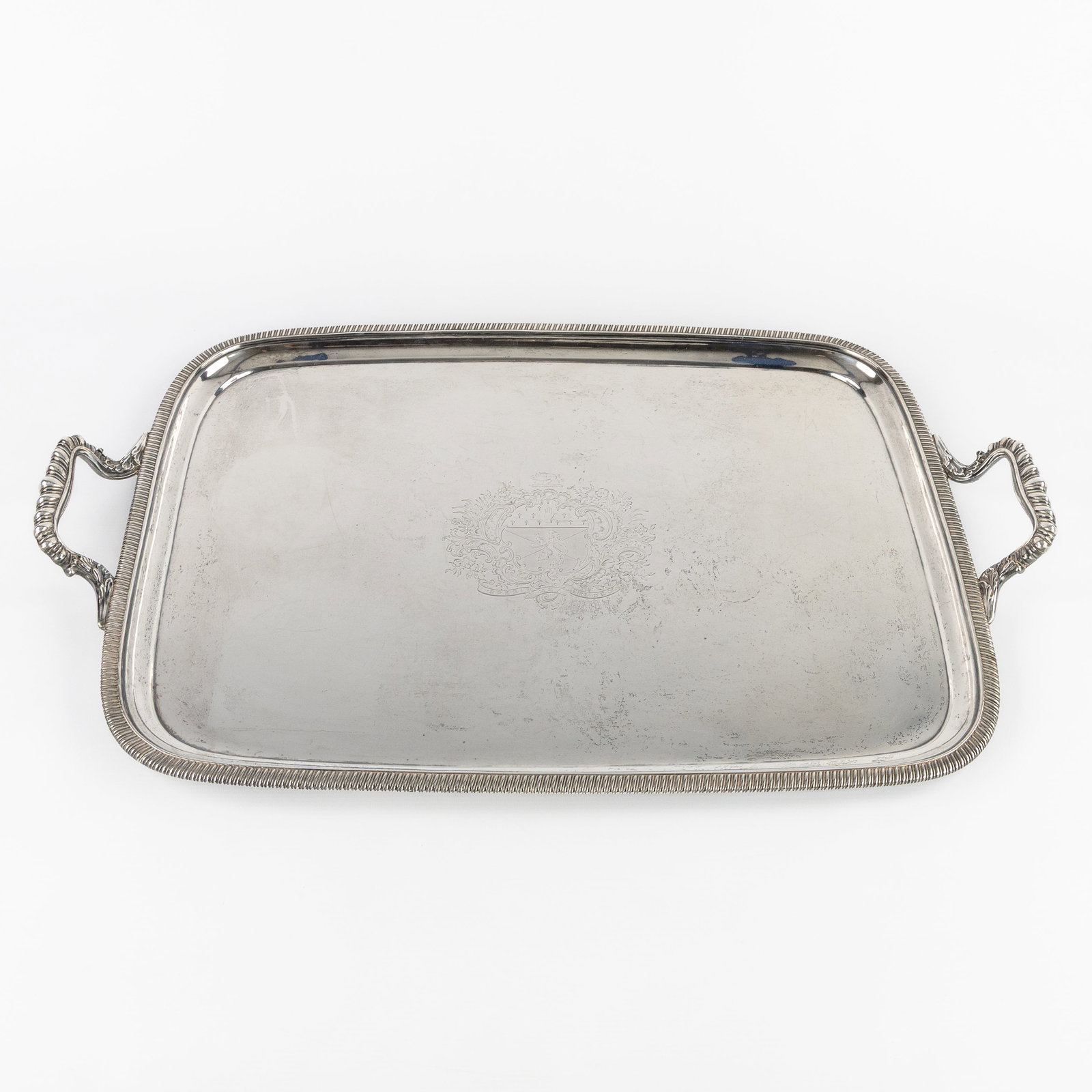 Edward Barnard & Sons (1896-1903) a large solid silver serving tray with heraldry, England, London,  (1 of 5)