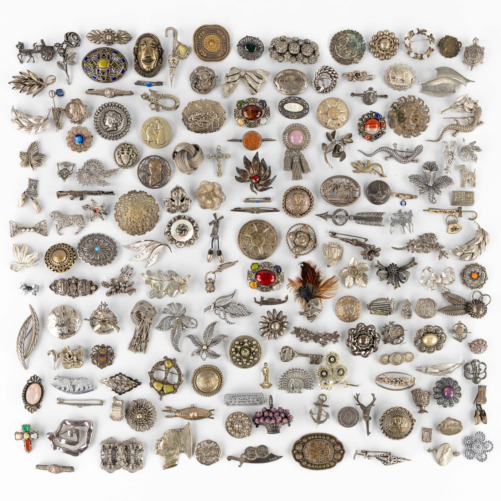 Costume Jewellery: Brooches, circa 162 pieces. Silver-plated metal and Silver. (1 of 5)