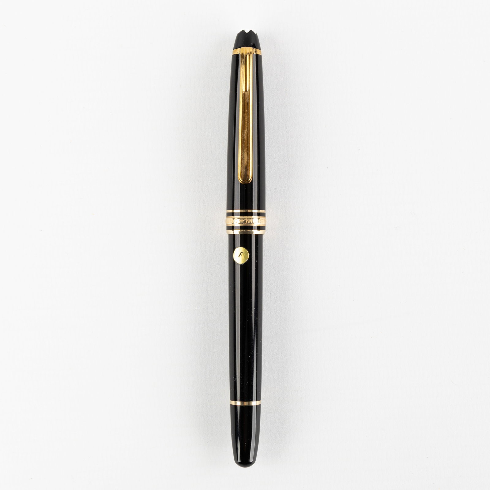 Montblanc, Meisterstück, N° 149, a Fountain Pen with 18ct gold nib.: Montblanc, Meisterstück, N° 149, a Fountain Pen with 18ct gold nib. Dimensions: (L:13,5 cm) The absence of a condition report does not imply a perfect item. Please send us an e-mail to reque