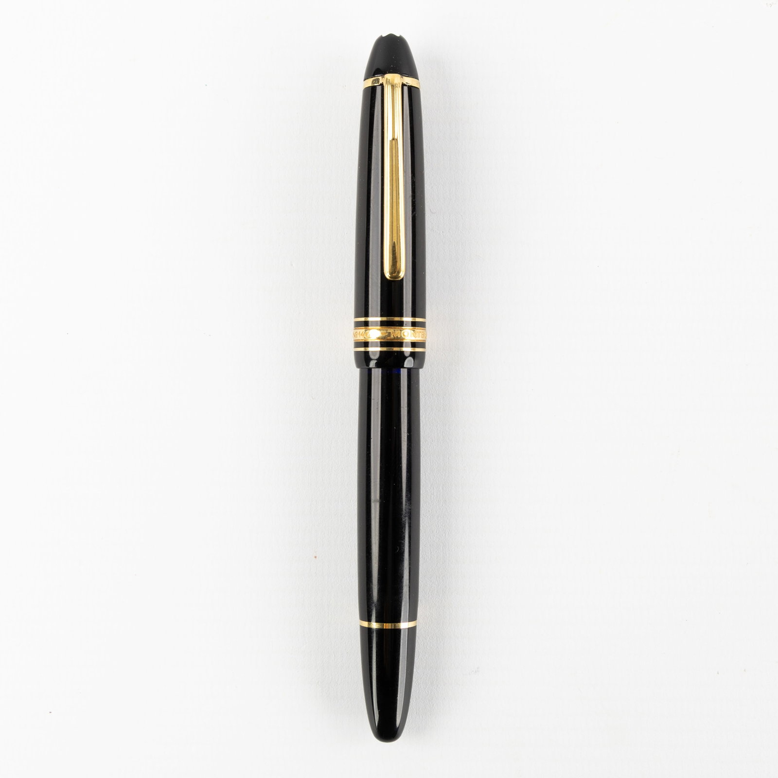 Montblanc, Meisterstück, N° 149, a Fountain Pen with 14ct gold nib.: Montblanc, Meisterstück, N° 149, a Fountain Pen with 14ct gold nib. Dimensions: (L:14,2 cm) The absence of a condition report does not imply a perfect item. Please send us an e-mail to reque