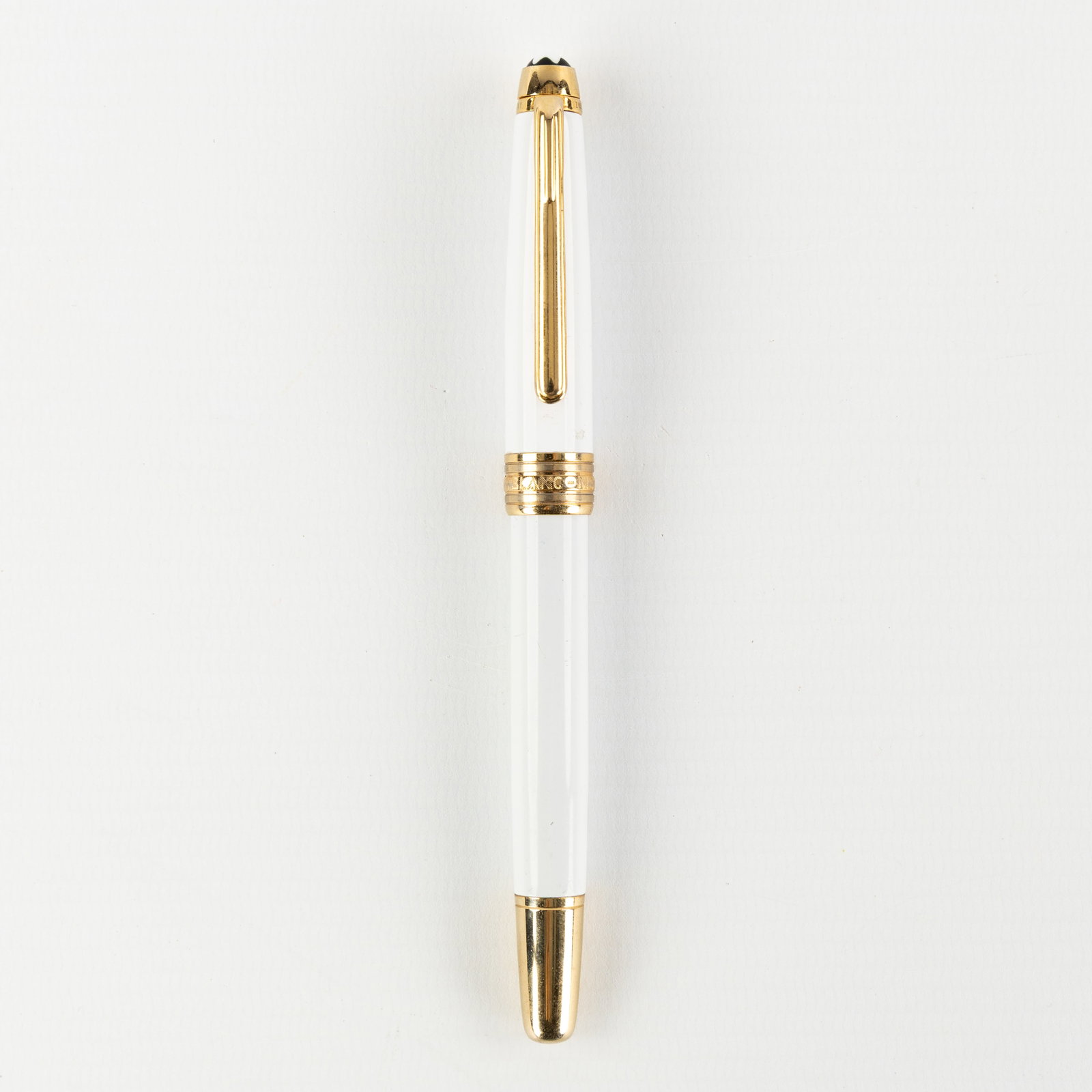 Montblanc, Meisterstück, Special Edition, a fountain pen with 14ct gold nib. (1 of 8)