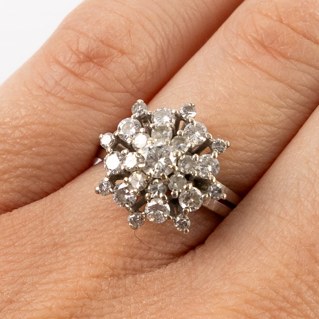 A ring in 18-carat white gold set with brilliant-cut diamonds, approx. 1.29 carats, ring size 54, 4, (1 of 7)