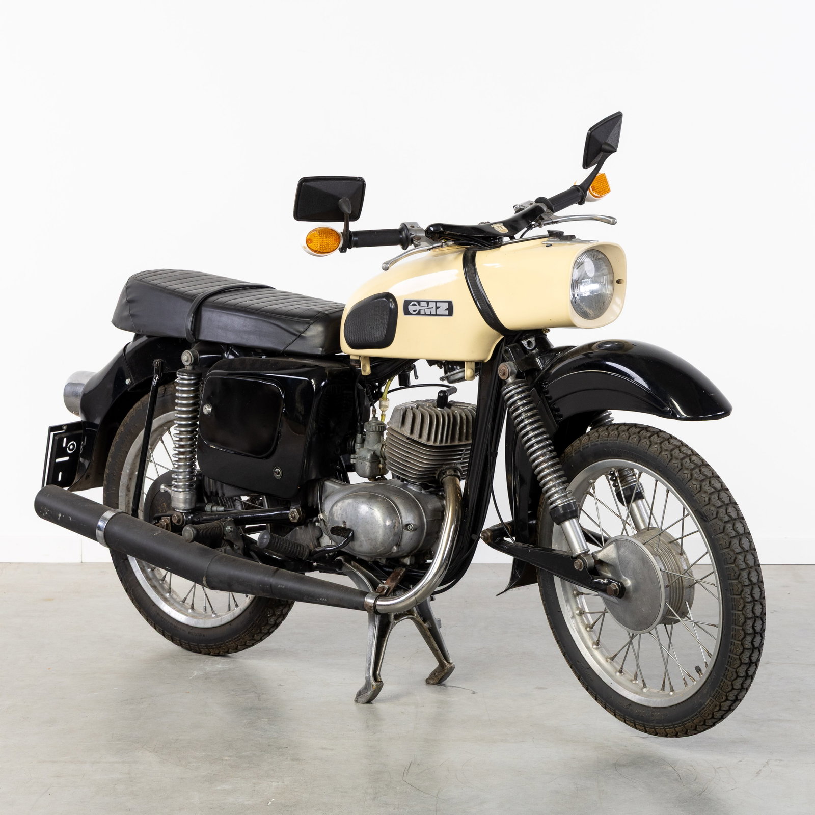 MZ, Motorradwerk Zschopau, a motorcycle, model ES125/1 Trophy. With documents. East Germany (GDR), (1 of 18)