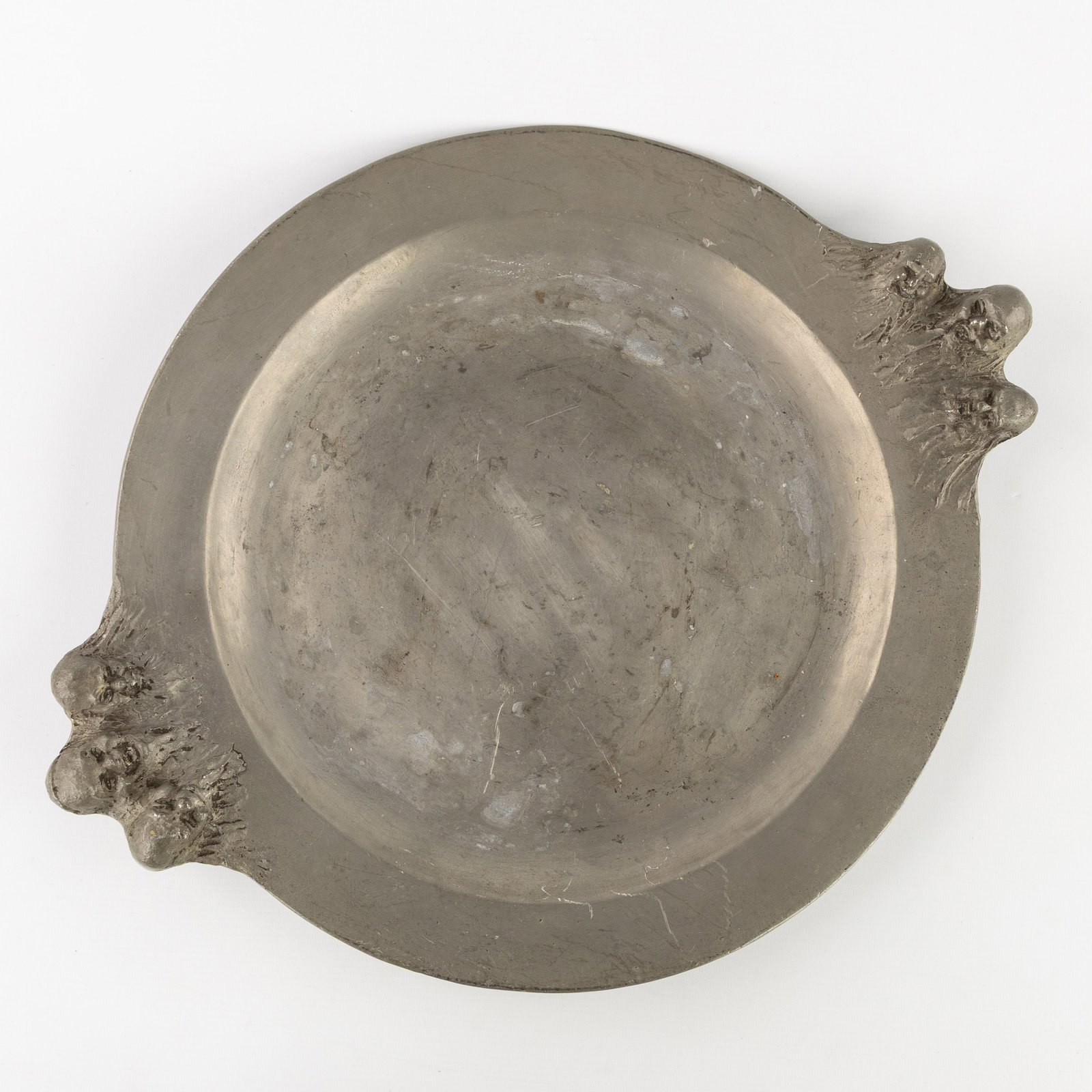 Ernest Patris (1909-1981) an exceptional pewter plate with faces, circa 1950-1960. (1 of 6)