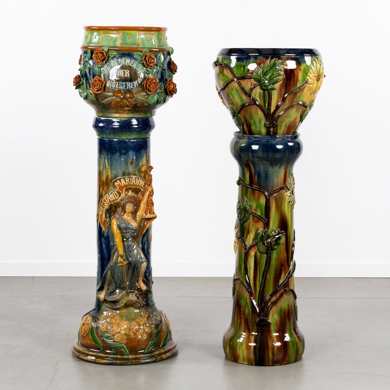 Torhout Pottery, Embrechts-Genouw, two consoles with cache-pot, glazed ceramics, Flemish Pottery. (1 of 15)