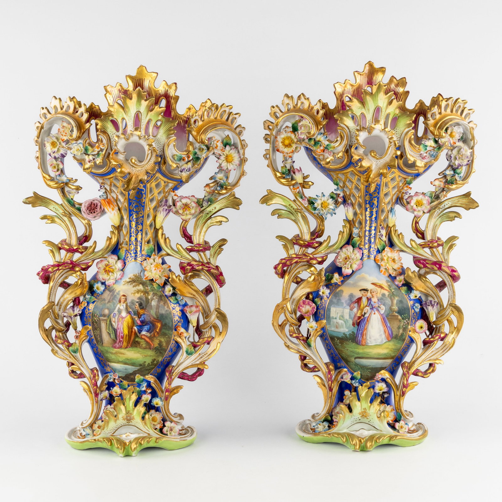Vieux Paris, a pair of impressive Rococo ornamental vases, in the style of Jacob Petit, France, 19th (1 of 12)