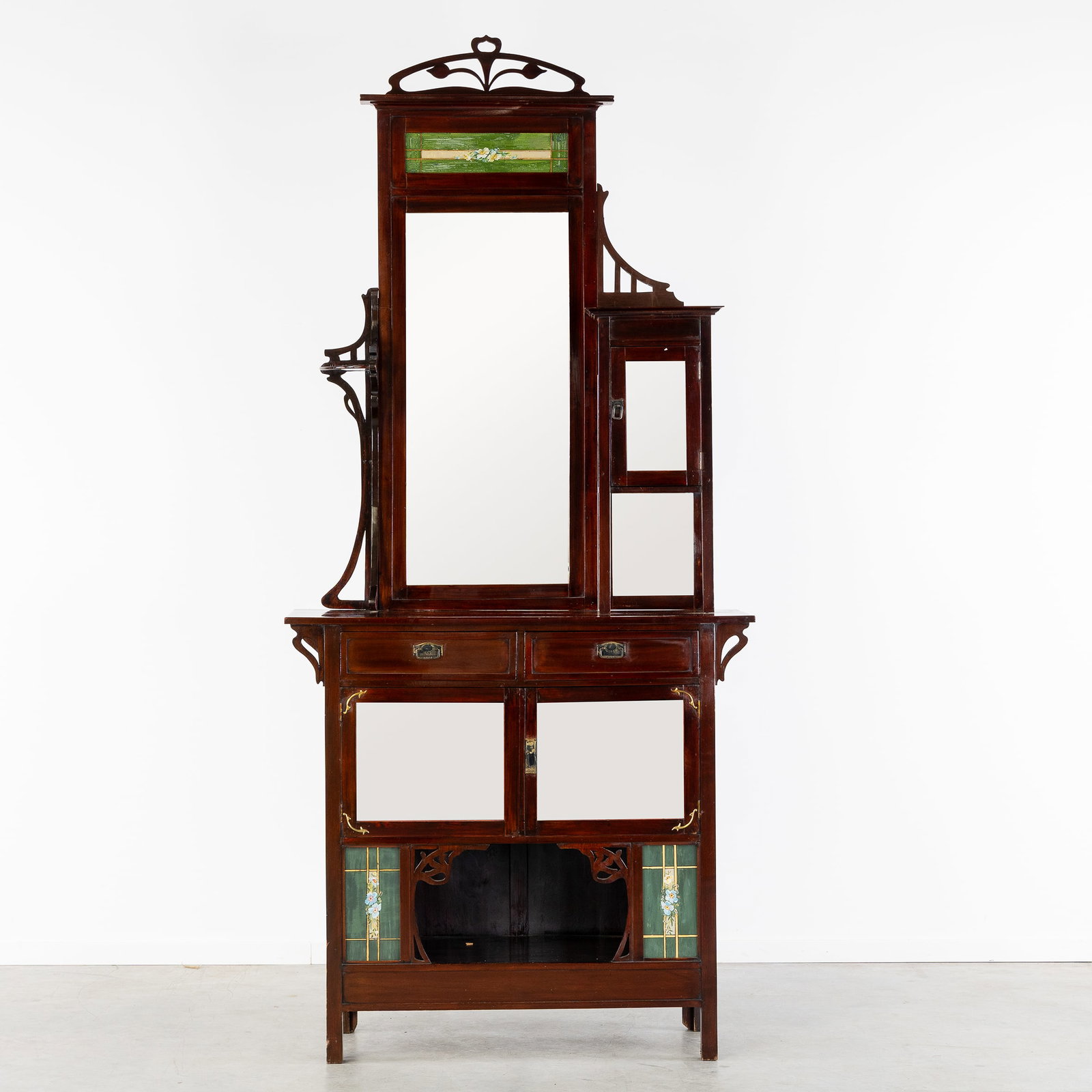 An Art Nouveau étagère or display cabinet with mirror and floral églomisé glass (1 of 9)