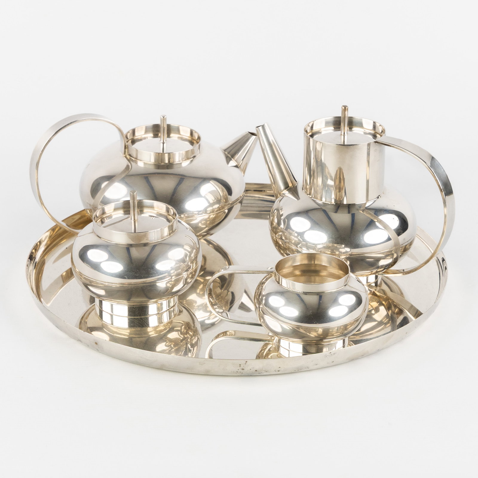 Lino Sabattini (1925–2016) ‘Ceylan’, a 5-piece coffee service for Christofle.: Lino Sabattini (1925–2016) ‘Ceylan’, a 5-piece coffee service for Christofle. Silver-plated metal. Christofle, Ceylan model, Gallia collection.Designed by Lino Sabattini for Christof