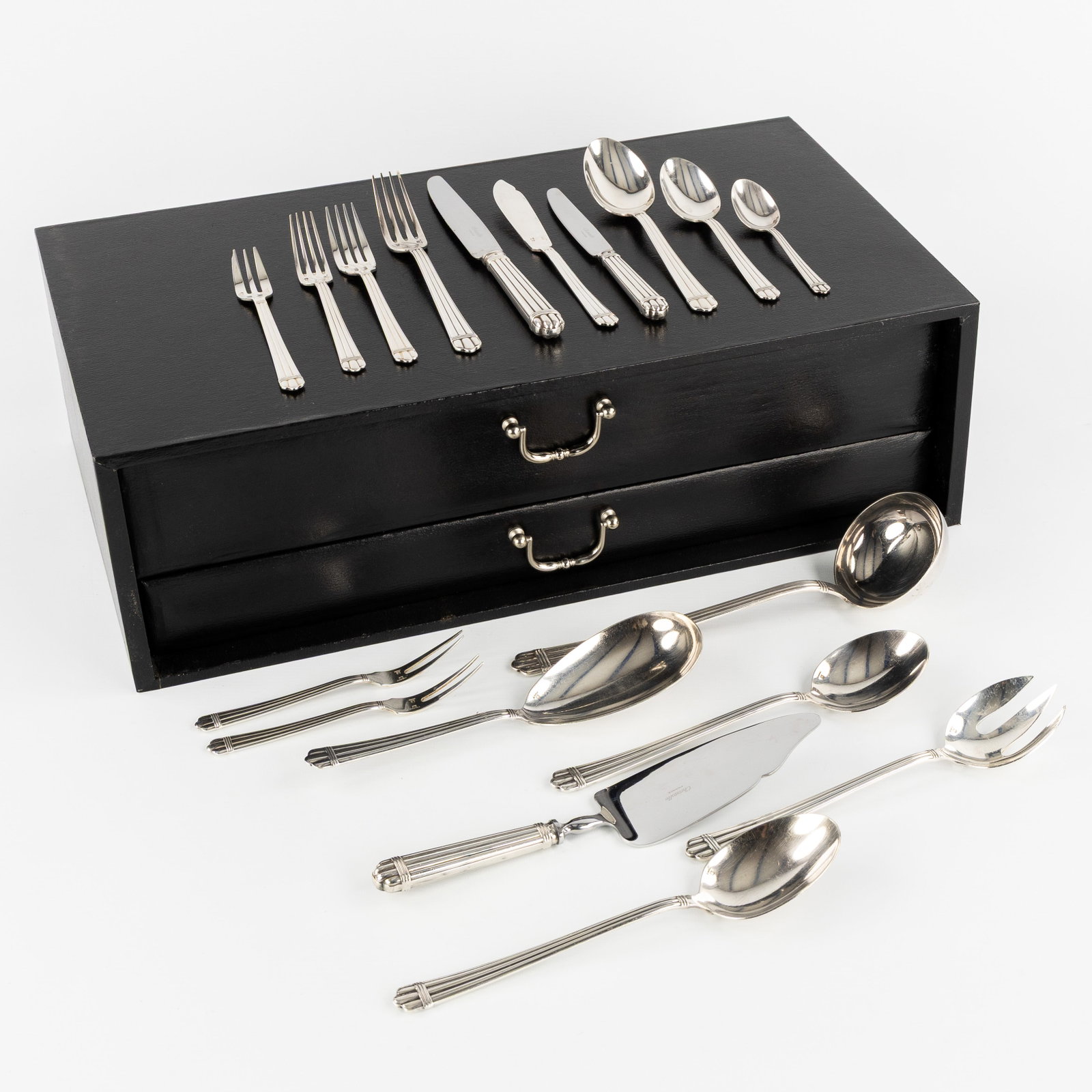 Christofle Aria, a 97-piece silver-plated cutlery set in a 2-drawer cutlery case. (1 of 9)