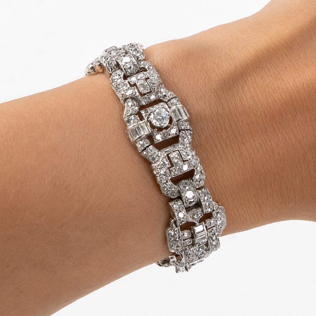 A bracelet, 18ct white gold with brilliant and baguette-cut diamonds, France, Paris, Art Deco, circa (1 of 7)