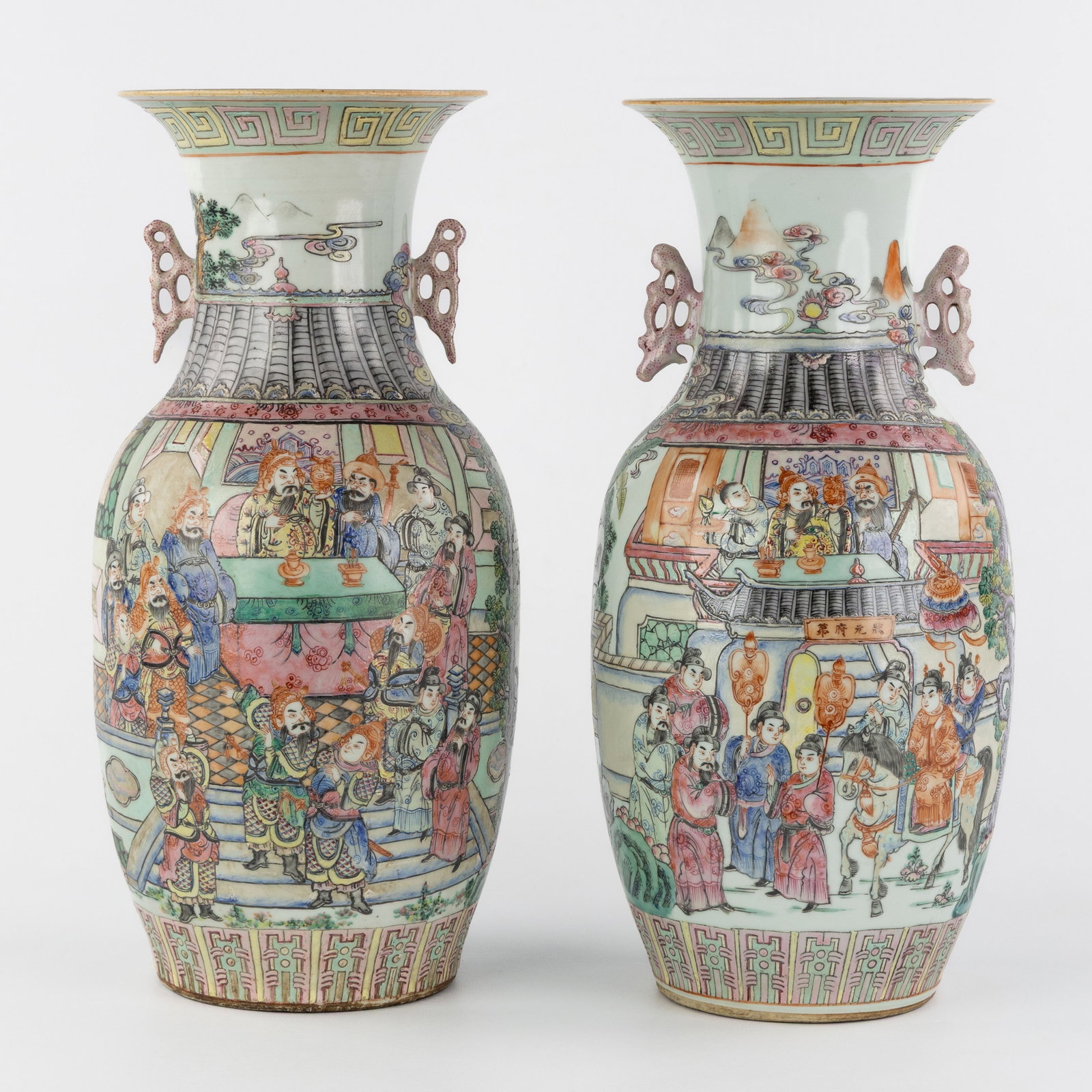 A Pair of Chinese vases, Famille Rose, Double Decor with Imperial scenes, Tongzhi marked, 19th/20th: A Pair of Chinese vases, 