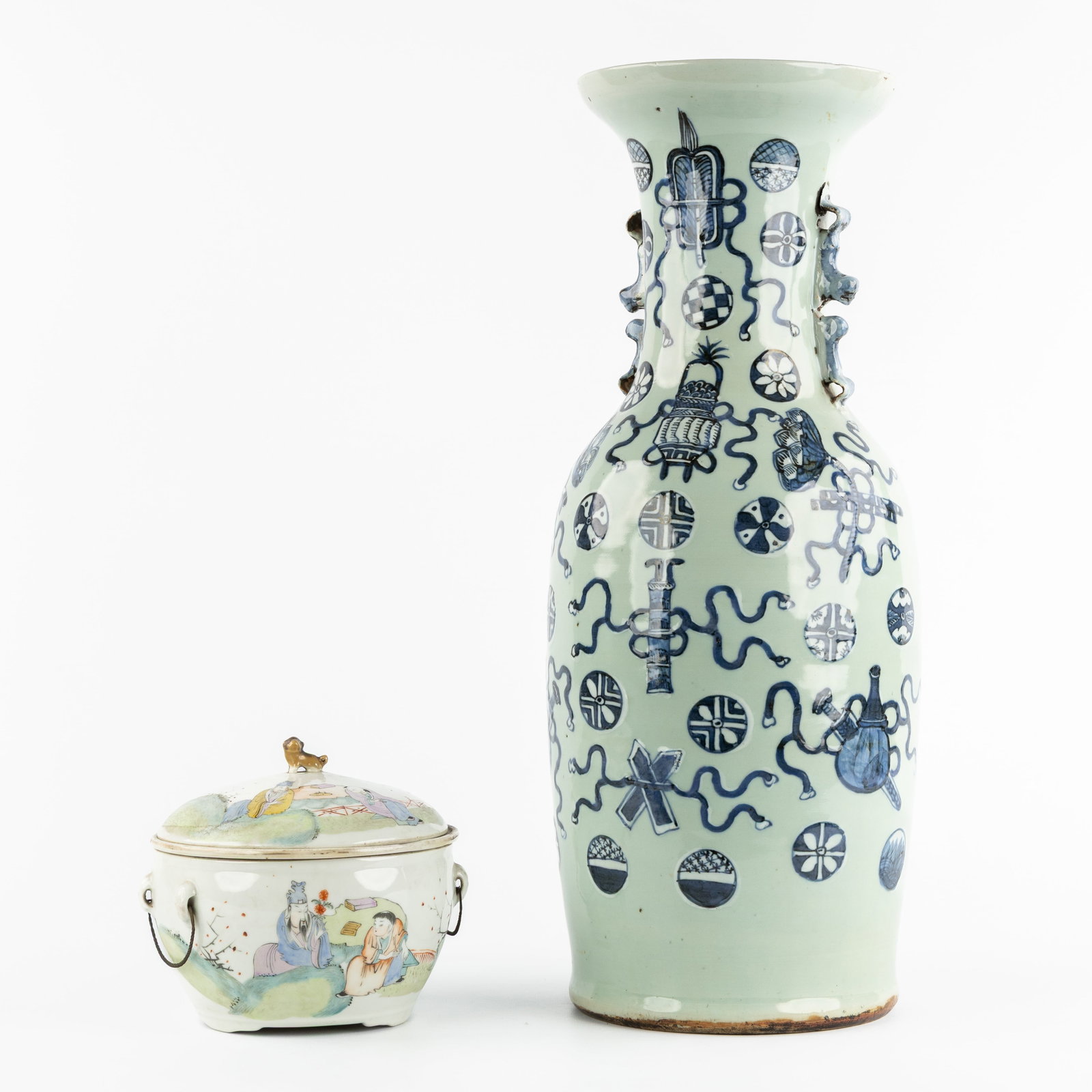 A Chinese Celadon vase and Famille Rose covered bowl, 19th/20th C.: A Chinese Celadon vase and Famille Rose covered bowl, 19th/20th century. Chinese porcelain.Vase, celadon, blue and white decorated with antiquities (H: 57.5 cm).Covered bowl, famille rose, decorated