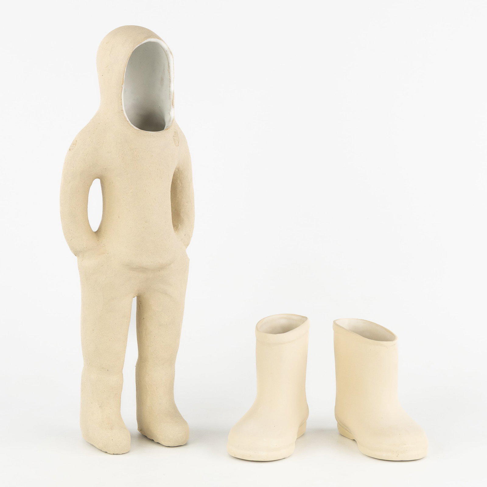 Natasja Lefevre (XX) “Le Vide and De Hoop” for Pelikano.: Natasja Lefevre (XX) “Le Vide and De Hoop” for Pelikano. Le Vide, a sculpture. Ceramic for Pelikano. Monogrammed “N.L. 17”. 40 x 13.5 x 8 cm.&