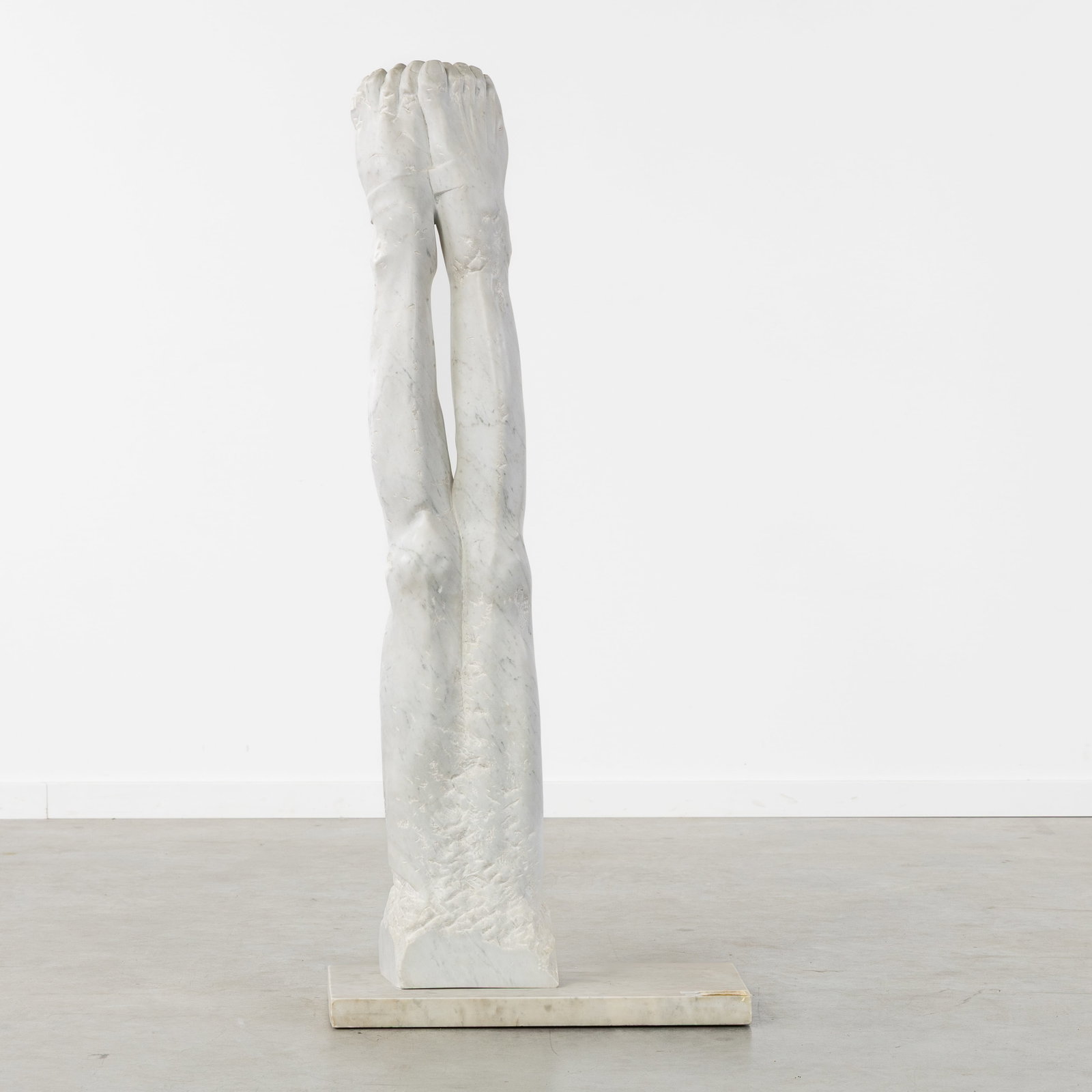 Philippe Desomberg (1945) 'Crucifixion', a sculpture, Carrara Marble, unique piece (1986/1987).: Philippe Desomberg (1945) 'Crucifixion', a Carrara marble sculpture, unique piece (1986/1987). Sculptured Carrara marble.Signed and dated 'Ph. Desomberg 1986-87' (engraved). (58 x 134 x 30 cm)