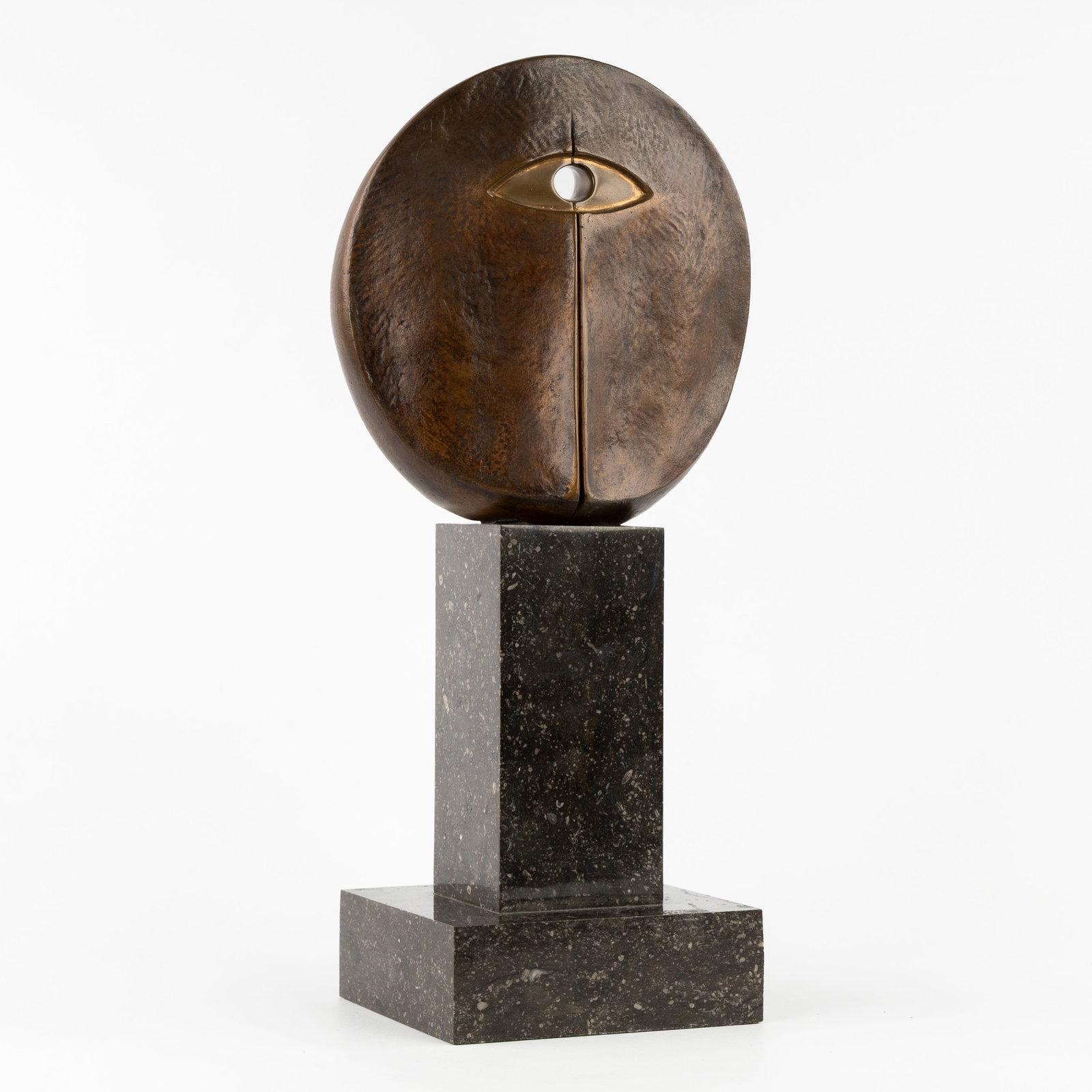 Jeanne De Dijn (1919-2013), 'Composition', patinated bronze.: Jeanne De Dijn (1919-2013), 'Composition', patinated bronze. Signed at the bottom of the work.Mounted on a black marble base. (19 x 45 x 15 cm)