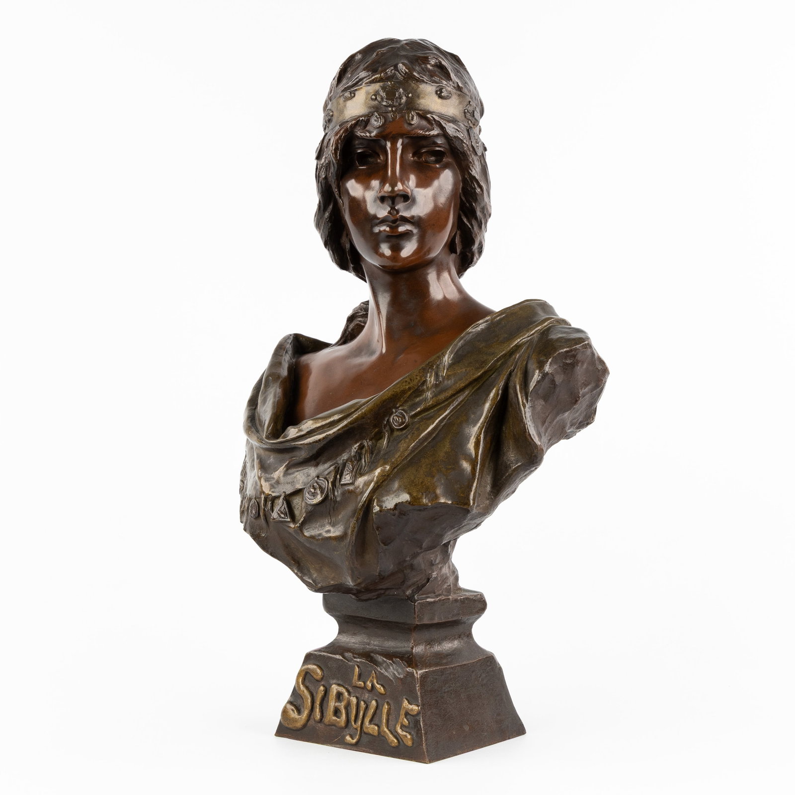 Emmanuel Villanis (1858-1914) 'La Sibylle', patinated bronze.: Emmanuel Villanis (1858-1914) 'La Sibylle', patinated bronze. Patinated bronze.La Sibylle, bust of a young lady.Signed 'E. Villanis'.Foundry stamp 'Société des Bronzes de Paris'