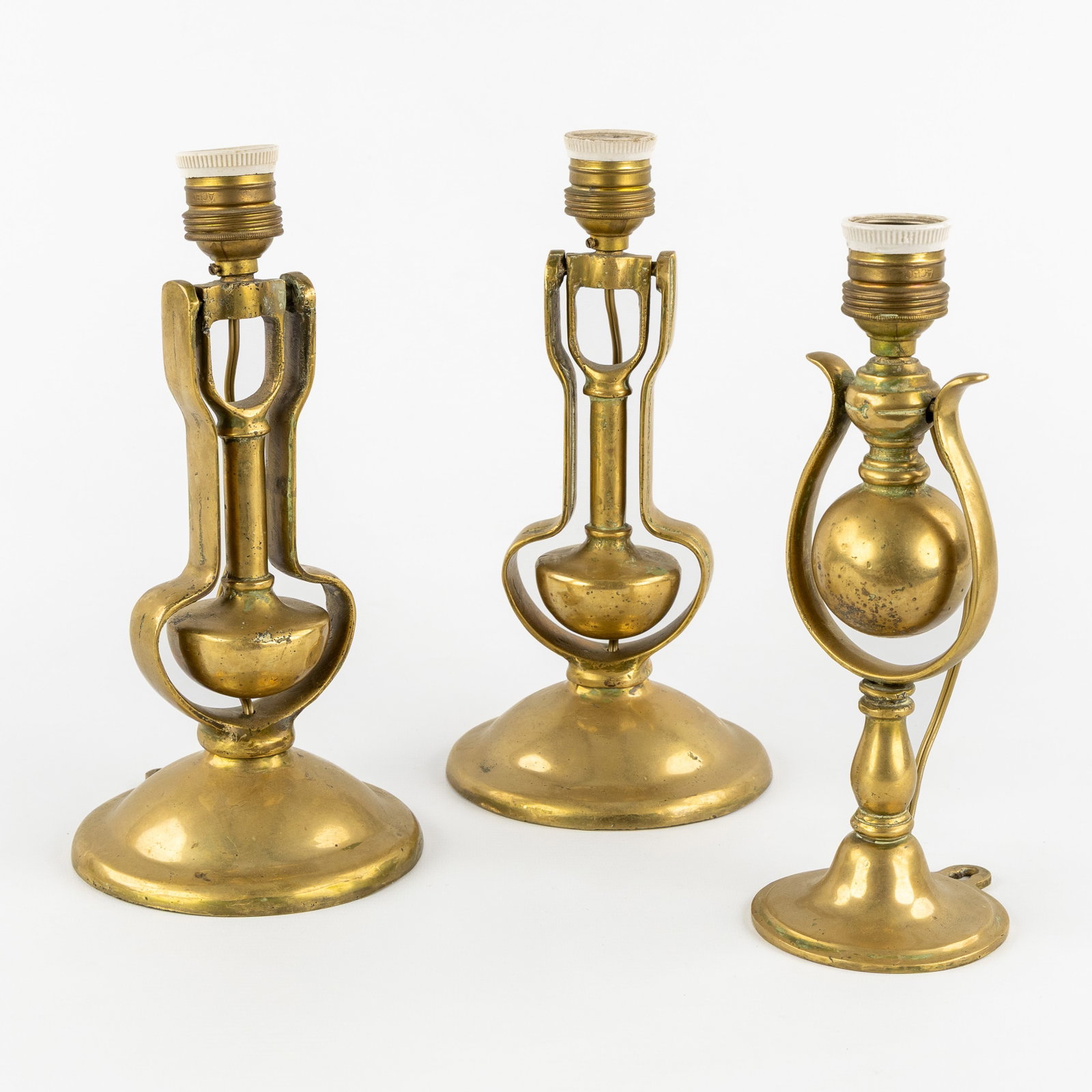 Three decorative gimbaled ship lamps or cabin lamps, polished bronze, circa 1940. (1 of 7)