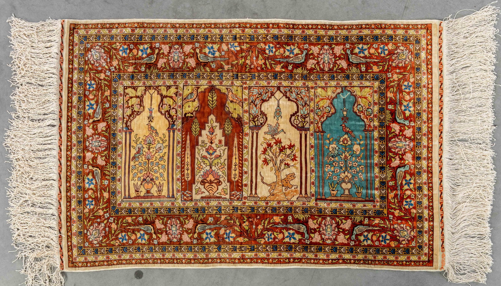 A small, hand-knotted Oriental carpet, Hereke, silk (88 x 57 cm). (1 of 6)