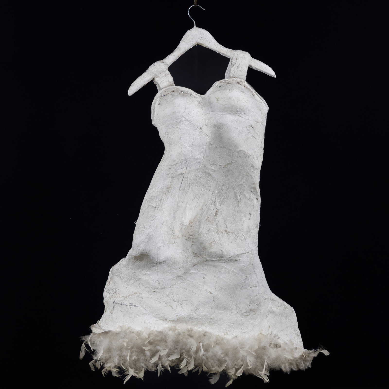 Géraldine Morin (1976) 'Dress' mixed media (2000): Géraldine Morin (1976) 'Dress' mixed media (2000) A sculpture, plaster and feathers.Signed bottom left. Added is the certificate, signed by Géraldine Morin. Dated December 20
