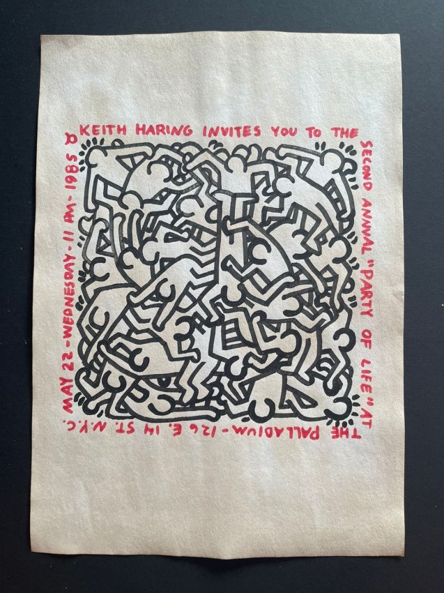 Keith haring mixed media drawing signed-in the style of: Keith haring mixed media drawing signed & sealed.------------------ Measures: 12\" x 8\" Inches aprox-----------------------------------Keith Allen Haring was an American artist whose pop art and graf