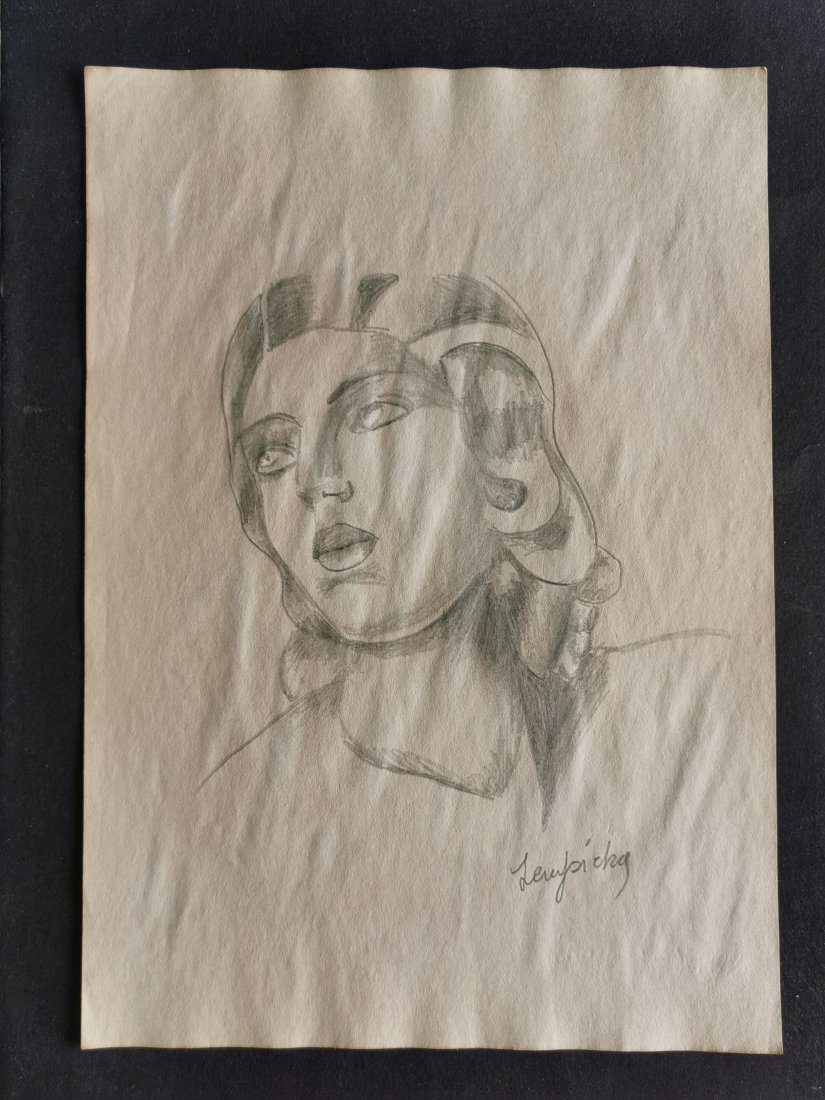 Tamara de Lempicka drawing on paper (In the style of): In the style of Tamara de Lempicka drawing on paper--------------Measures: 12" x 8" Inches aprox-------------------------------------Tamara de Lempicka was a polish painter who became an integral part