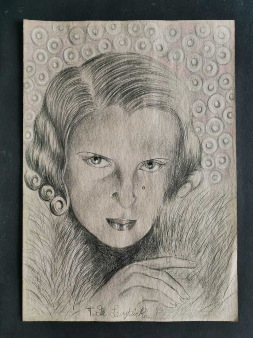 Tamara de Lempicka drawing on paper -In the style of: In the style of Tamara de Lempicka drawing on paper--------------Measures: 12" x 8" Inches aprox-------------------------------------Tamara de Lempicka was a polish painter who became an integral part