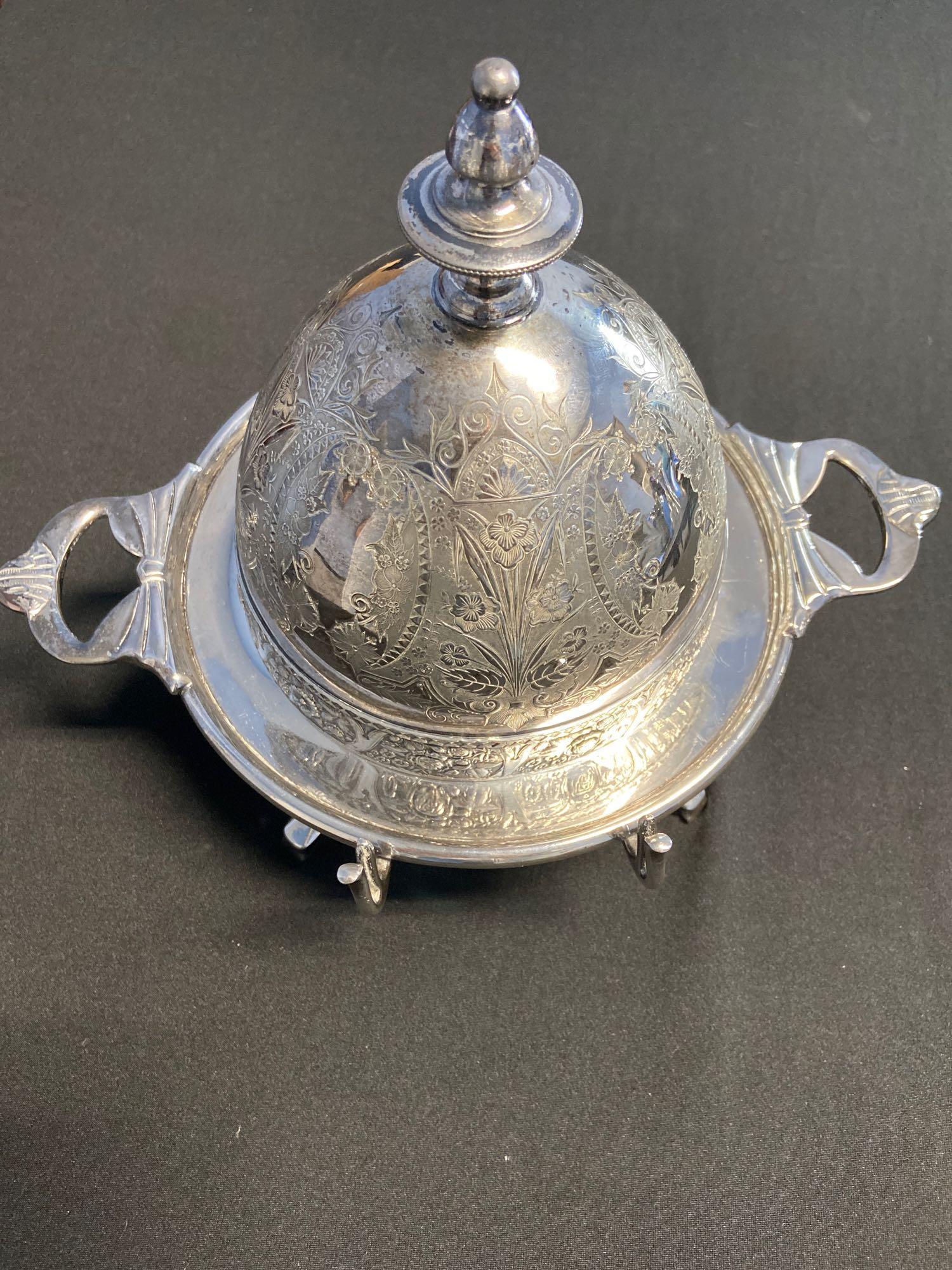 Wilcox Silver Plate Co. Butter Dish w/ glass piece (1 of 7)