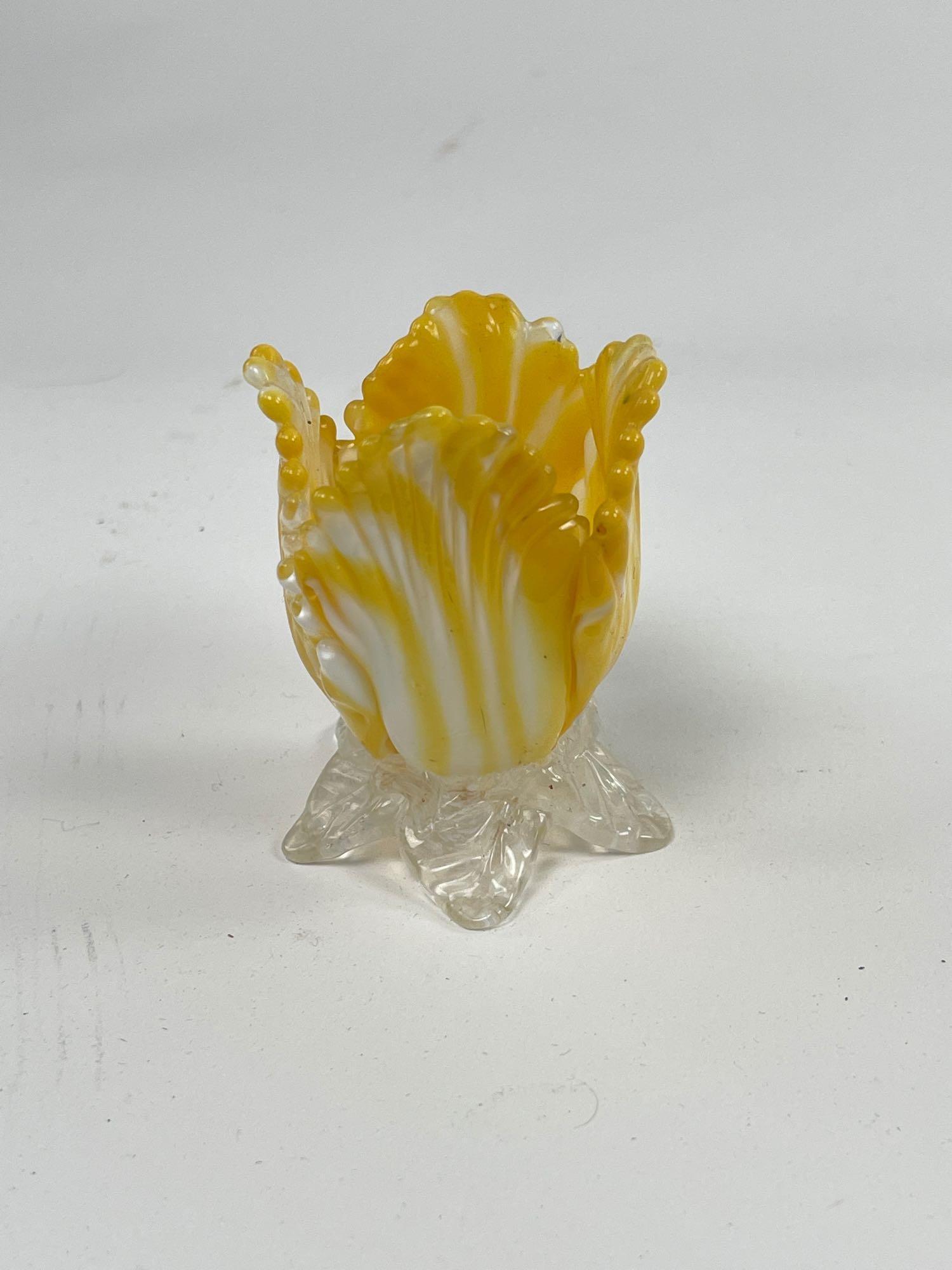 Small Flower Petal Candle Holder (1 of 3)