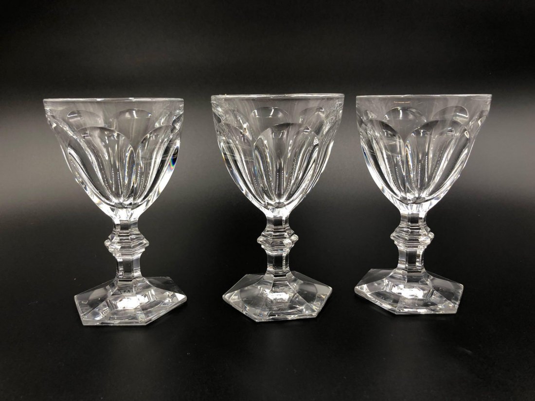 4 Baccarat Harcourt Red Wine Glasses: Set of 4 Harcourt 1841 style Baccarat crystal red wine glasses measuring 5.3 inches tall. Glasses are marked on the bottom "Baccarat FRANCE". See pictures for condition. Customers are always welcome t