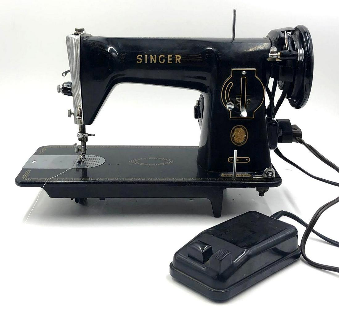 Vintage Singer Sewing Machine (1 of 13)
