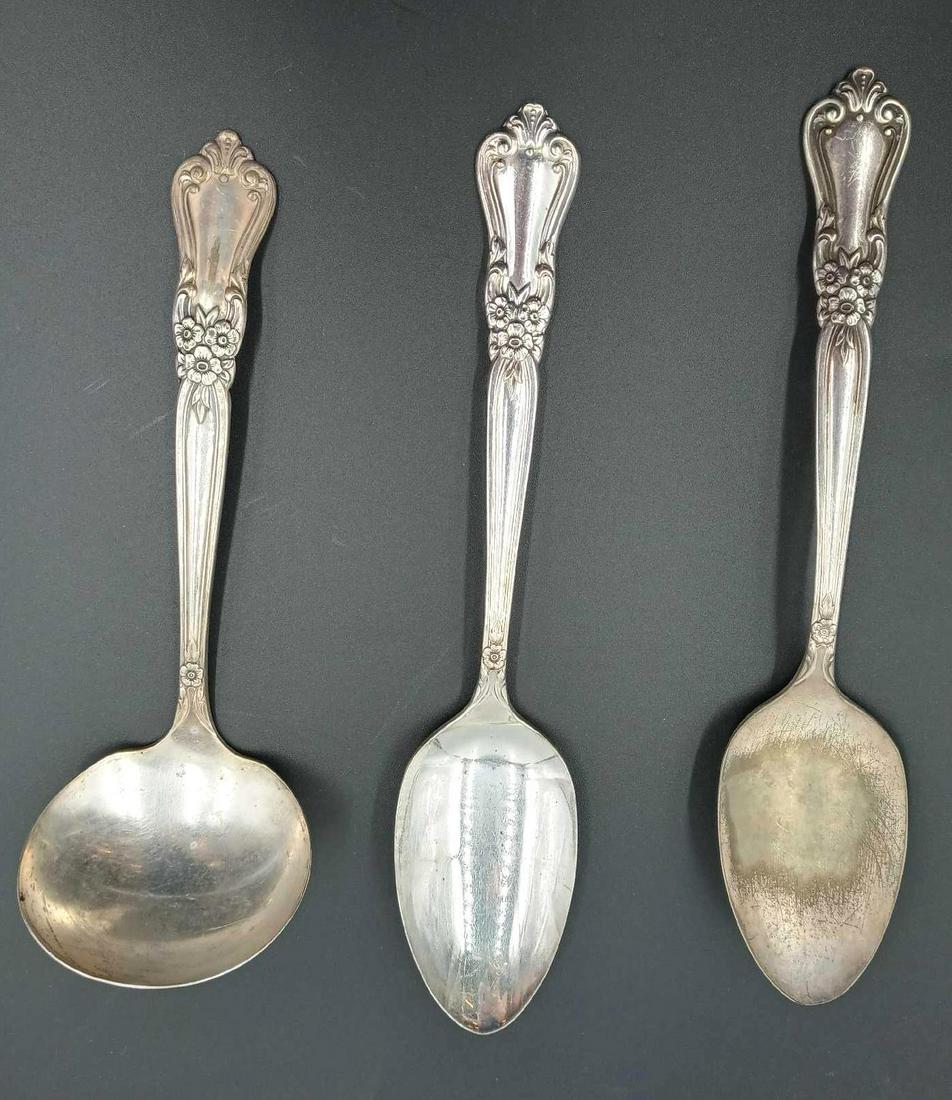 3 Wm. A Rogers Silver Plated Serving Utensils: 3 Wm. A. Rogers Silver Plated Serving Utensils 1 Wm. A. Rogers Silver Plated Ladle 7 inches in length 2 Wm. A. Rogers Silver Plated Serving Spoons 8 inches in length